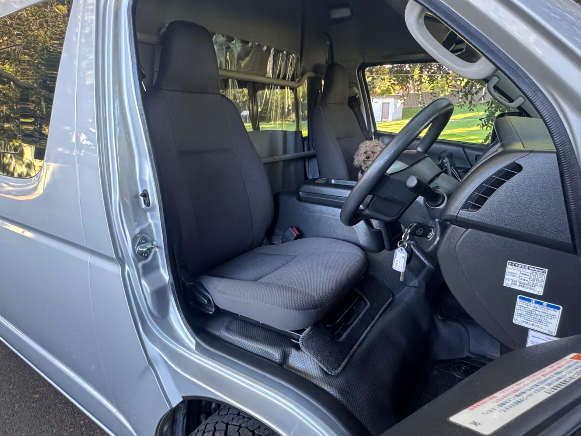 2021 TOYOTA HIACE 6 SP AUTOMATIC VAN