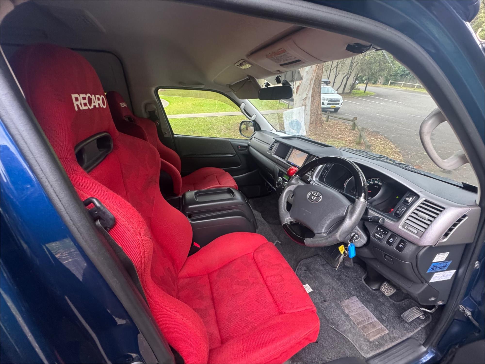 2011 TOYOTA HIACE 4 SP AUTOMATIC VAN