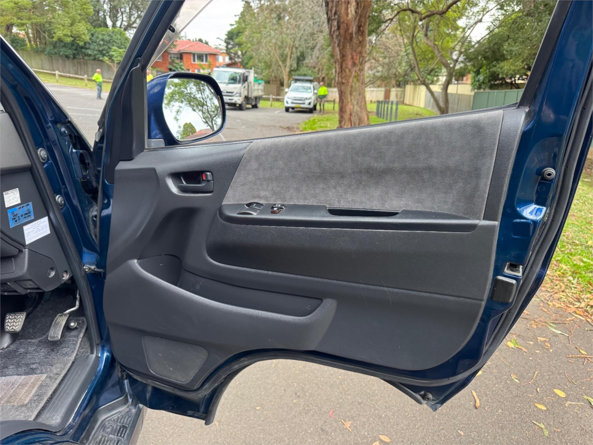 2011 TOYOTA HIACE 4 SP AUTOMATIC VAN