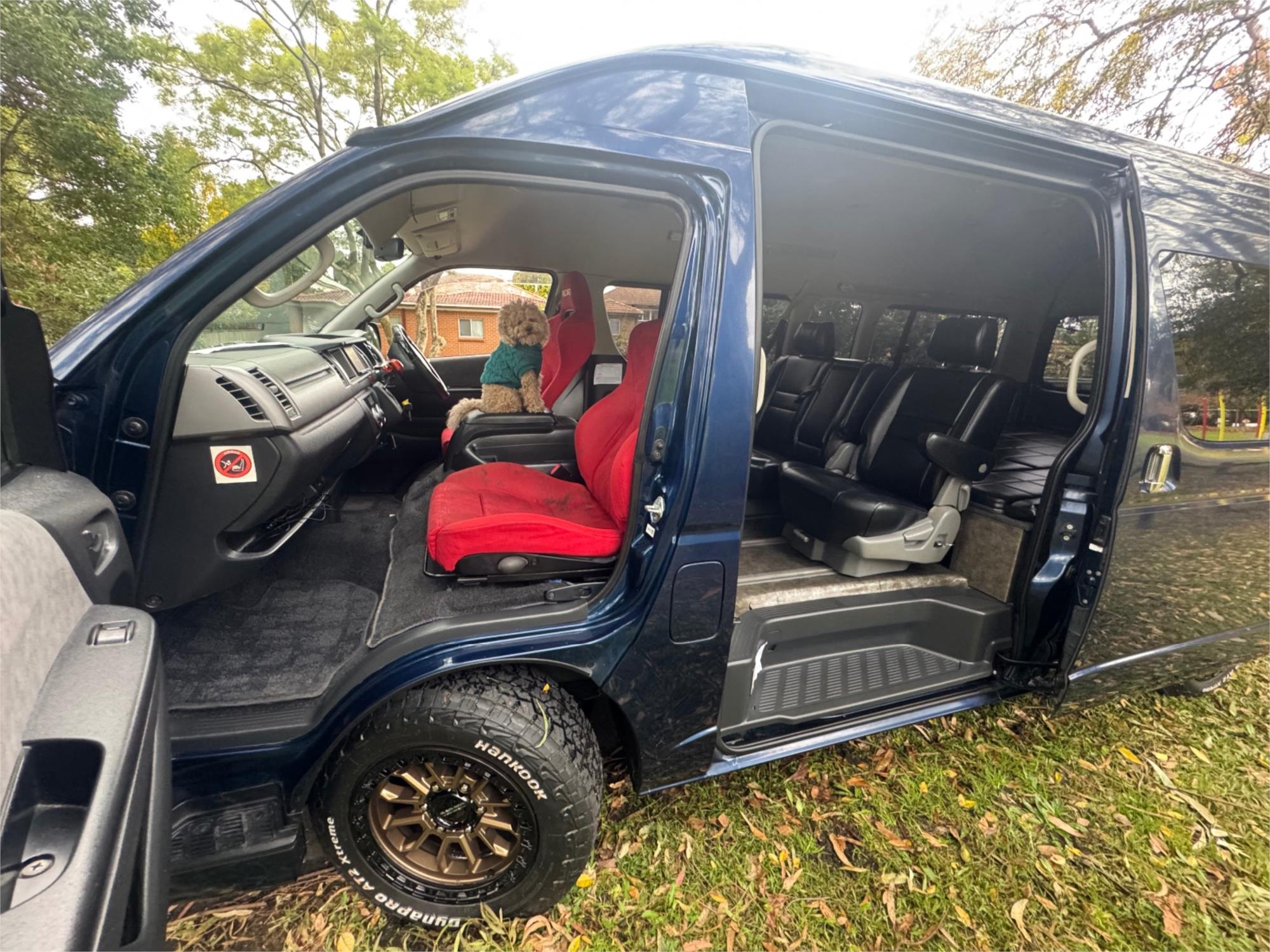 2011 TOYOTA HIACE 4 SP AUTOMATIC VAN