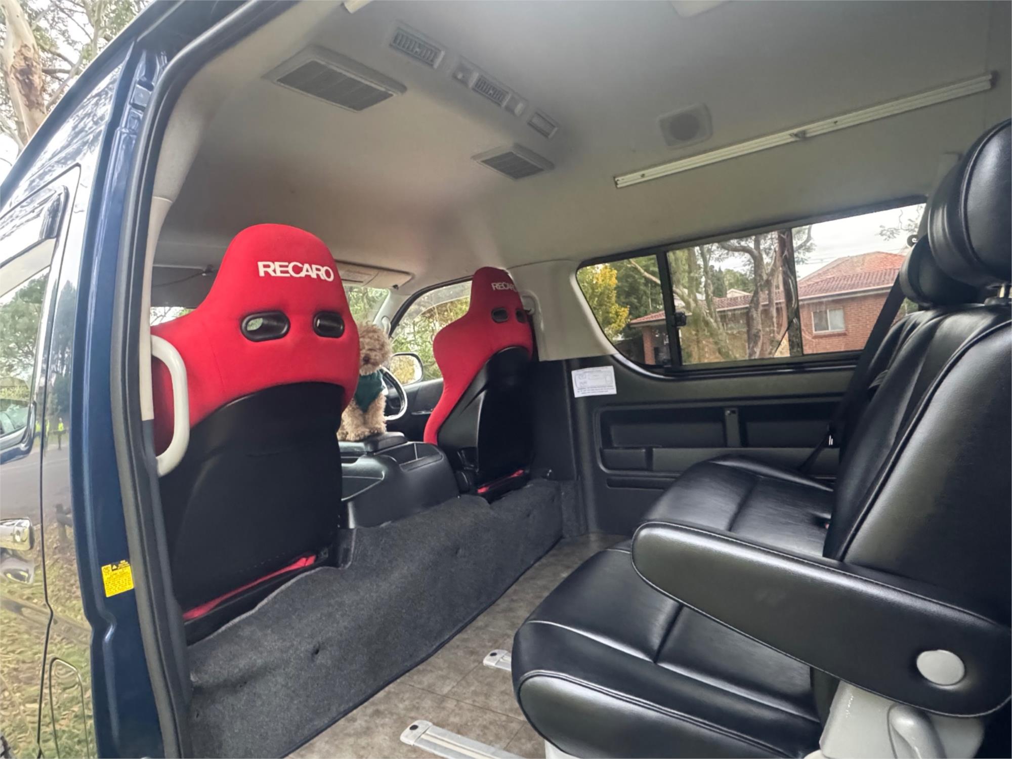 2011 TOYOTA HIACE 4 SP AUTOMATIC VAN