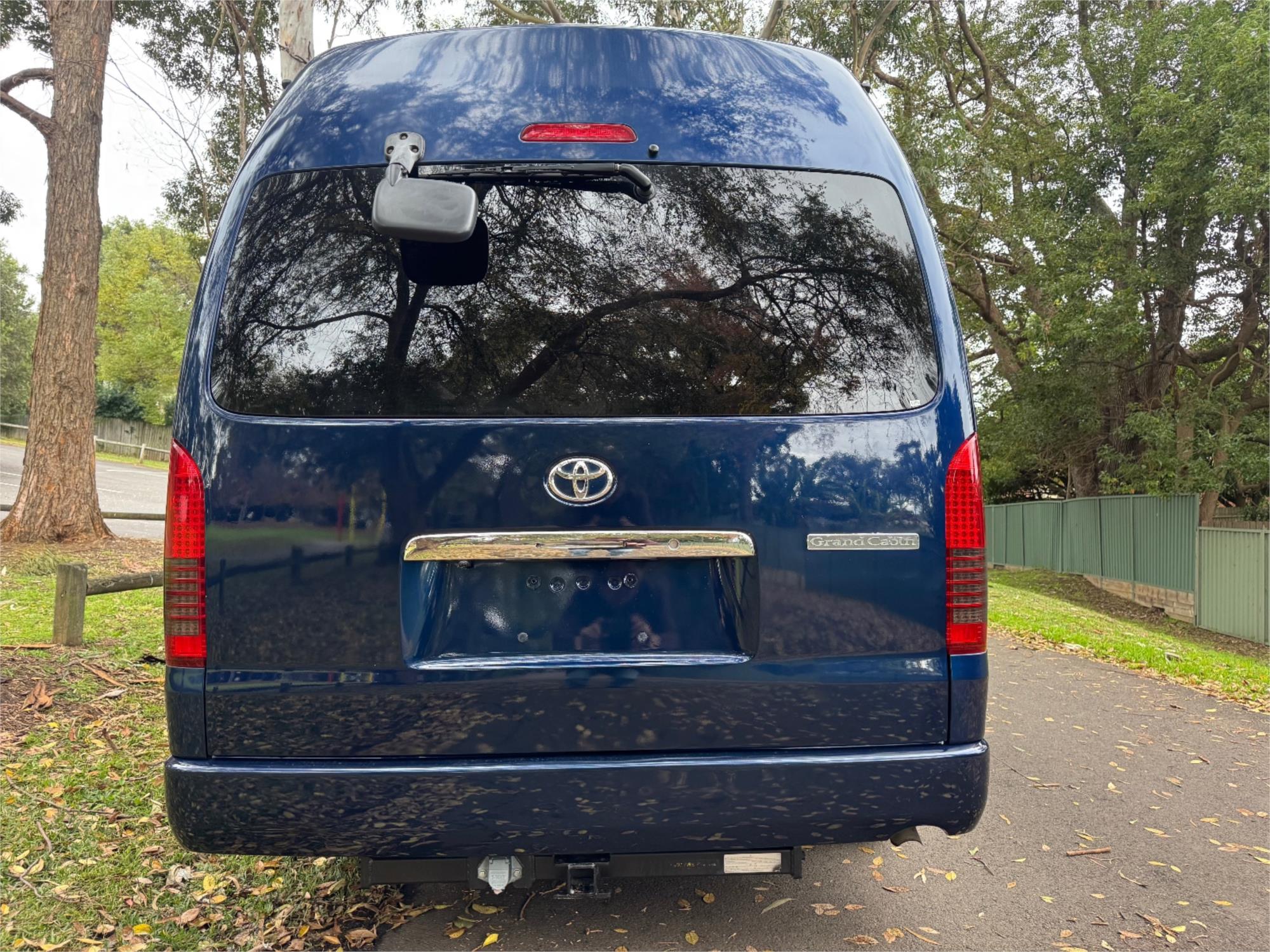 2011 TOYOTA HIACE 4 SP AUTOMATIC VAN