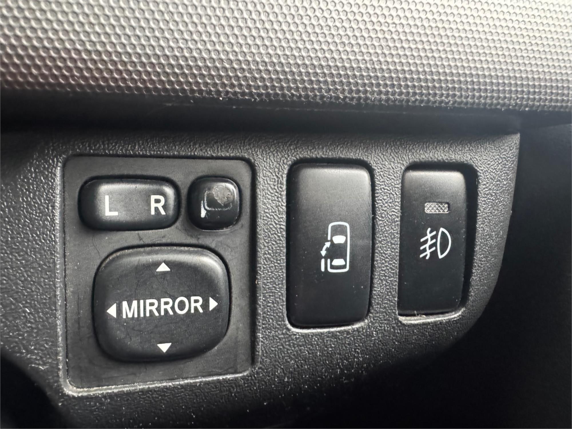 2011 TOYOTA HIACE 4 SP AUTOMATIC VAN