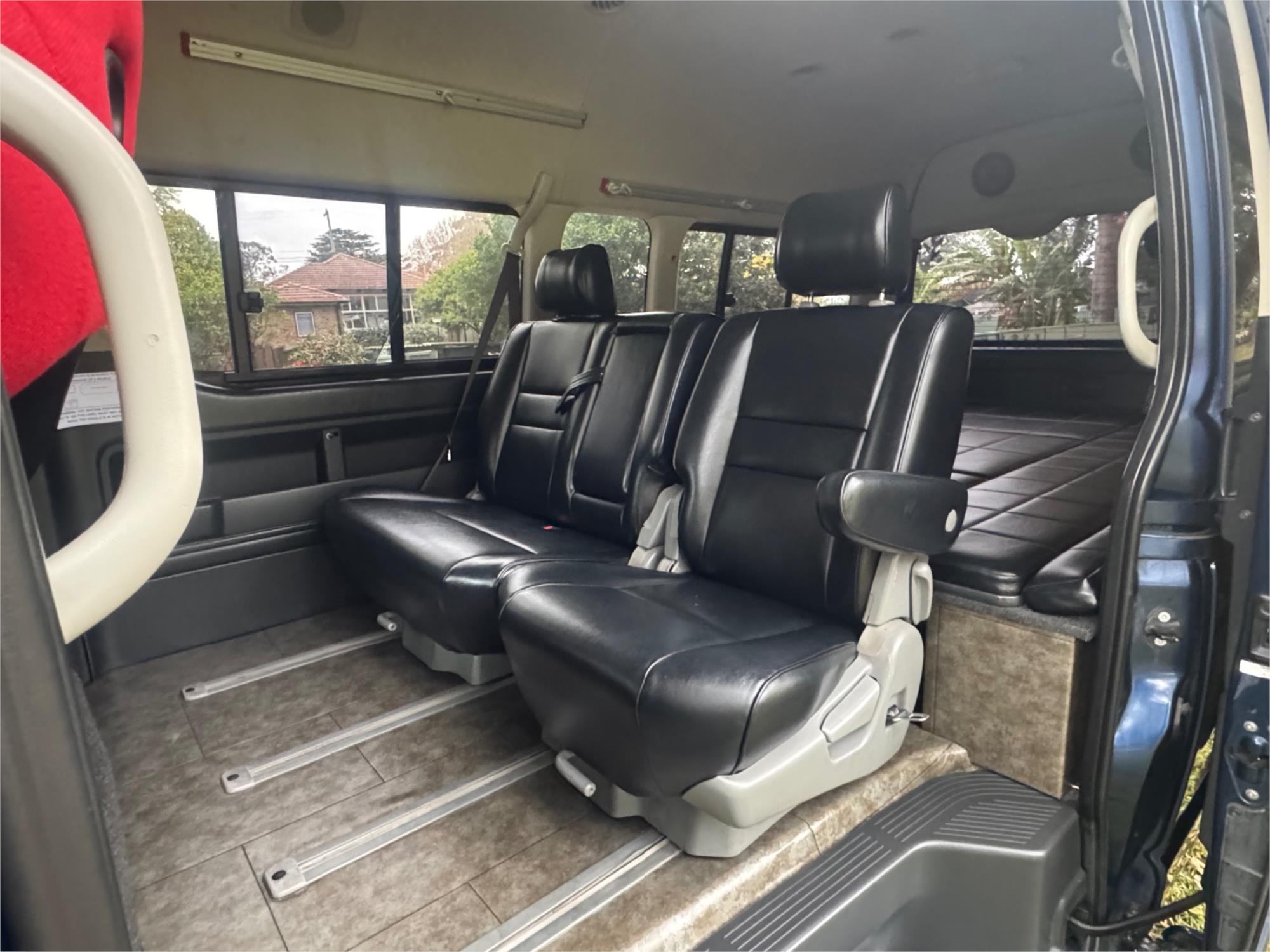 2011 TOYOTA HIACE 4 SP AUTOMATIC VAN