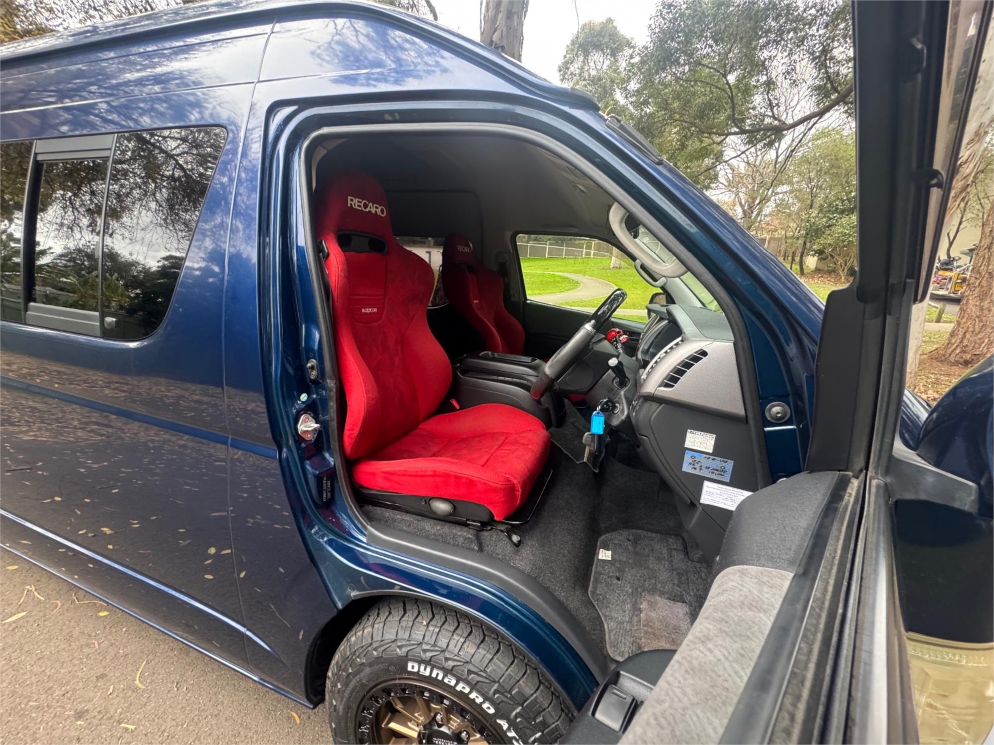 2011 TOYOTA HIACE 4 SP AUTOMATIC VAN