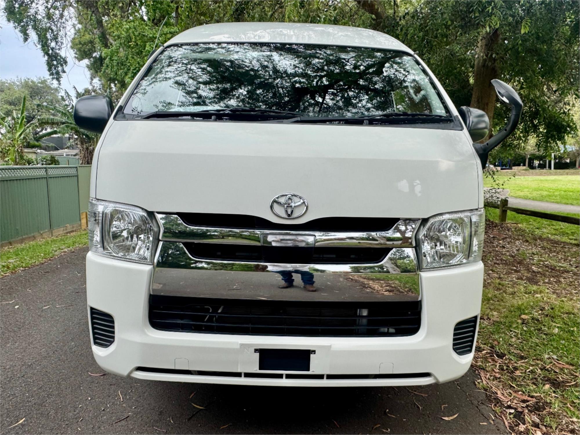 2018 TOYOTA HIACE GDH206 6 SP AUTOMATIC VAN