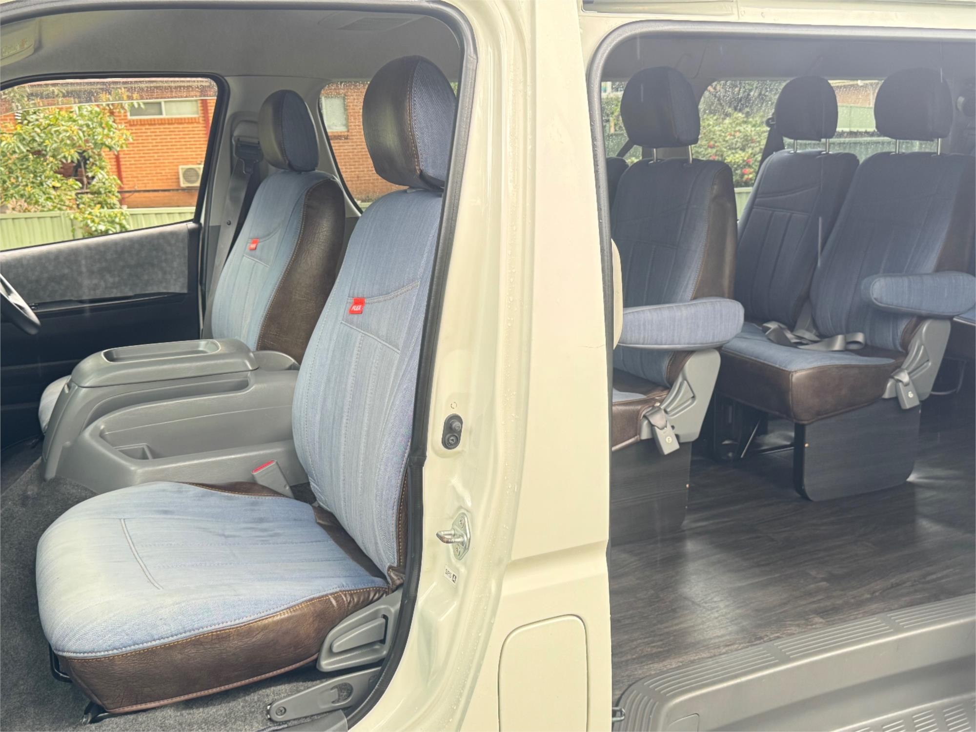 2008 TOYOTA HIACE 4 SP AUTOMATIC BUS