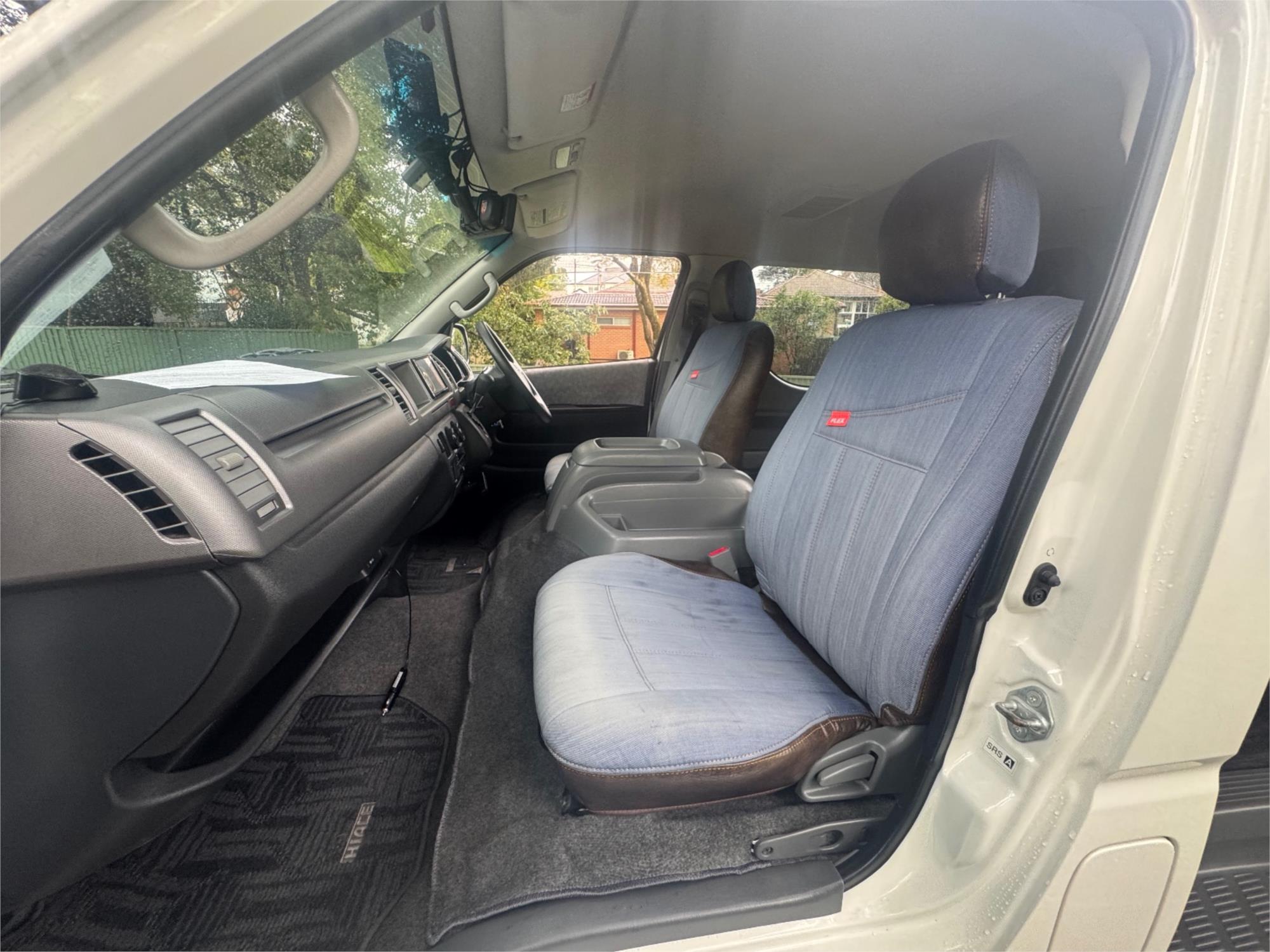 2008 TOYOTA HIACE 4 SP AUTOMATIC BUS