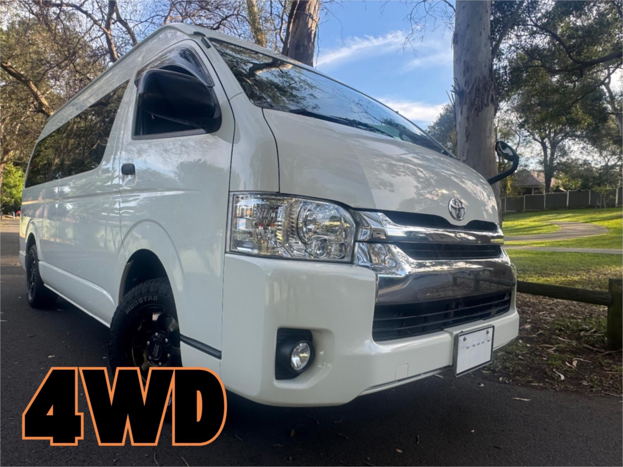 2015 TOYOTA HIACE AUTOMATIC VAN