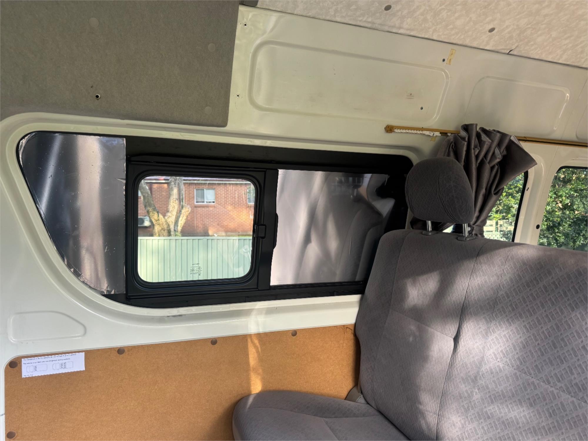 2015 TOYOTA HIACE AUTOMATIC VAN