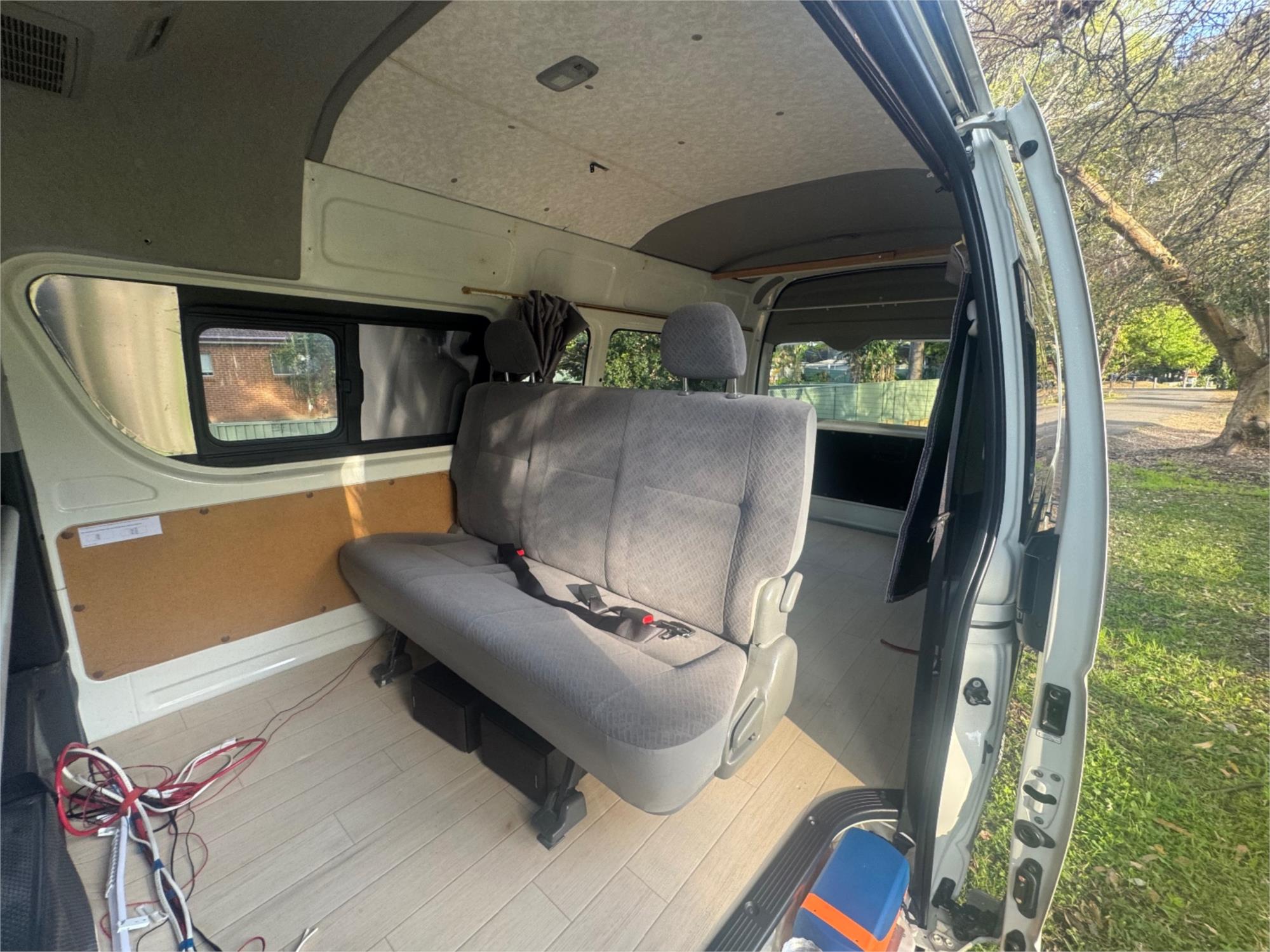 2015 TOYOTA HIACE AUTOMATIC VAN