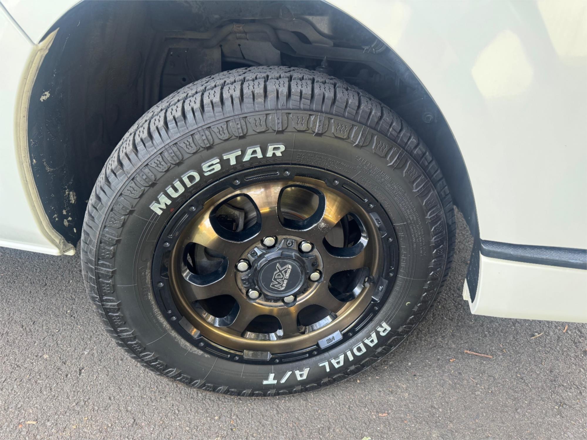 2015 TOYOTA HIACE AUTOMATIC VAN