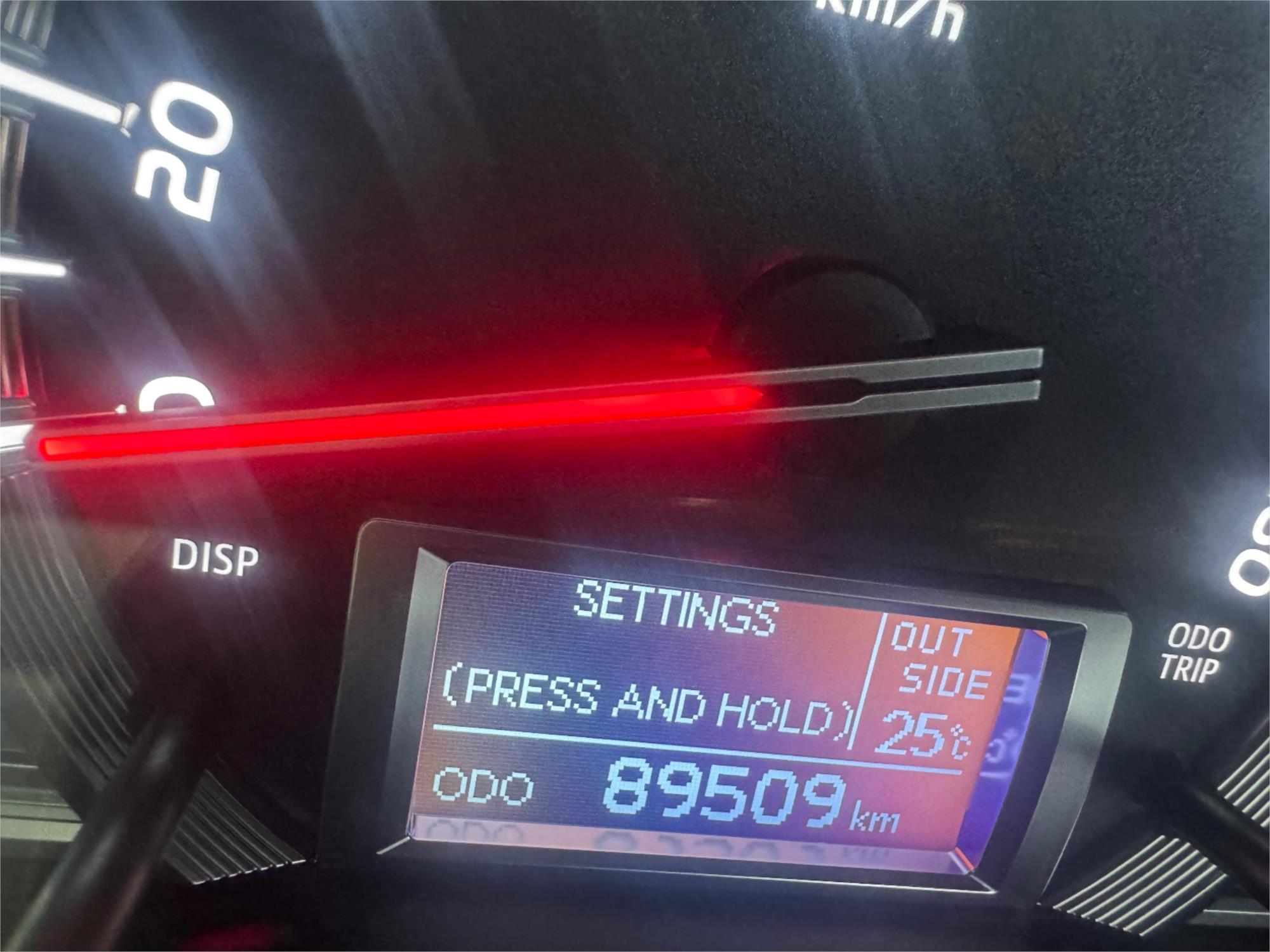 2015 TOYOTA HIACE AUTOMATIC VAN
