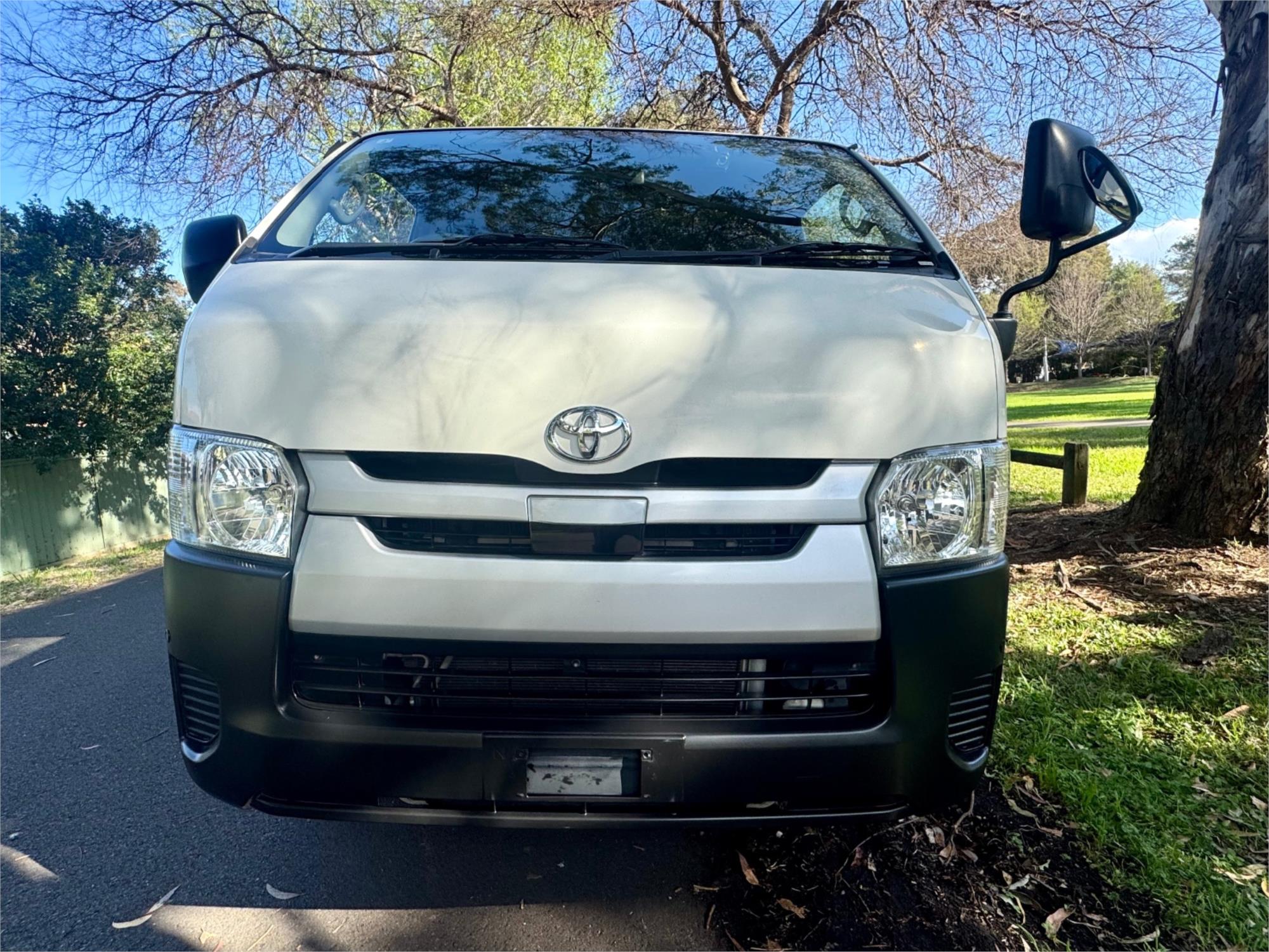 2018 TOYOTA HIACE AUTOMATIC VAN