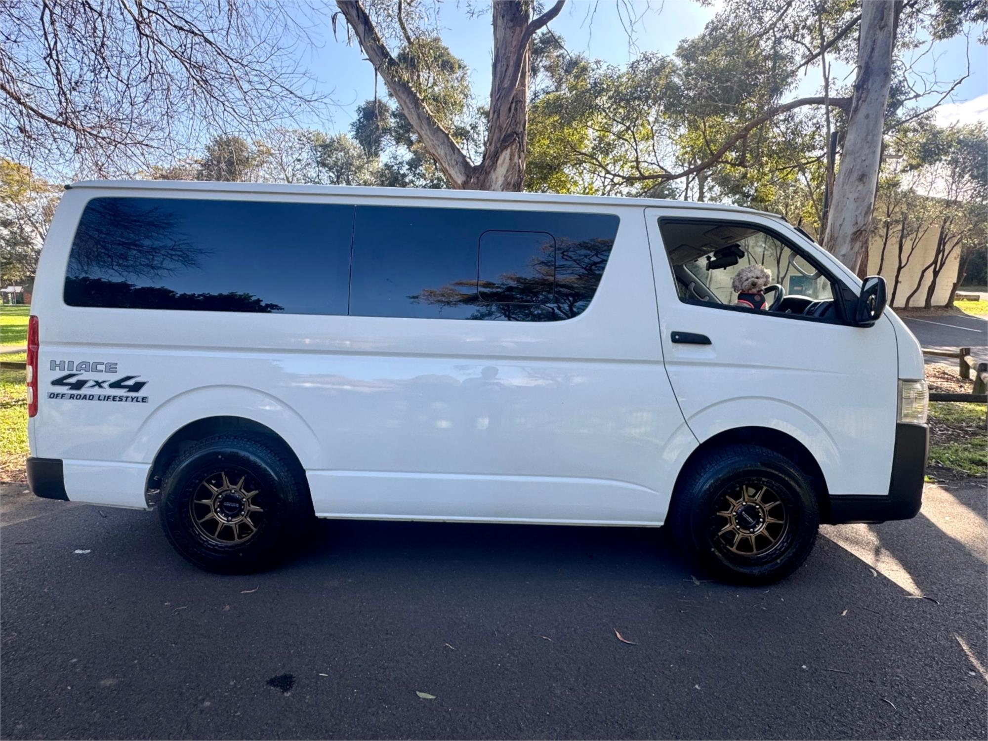 2018 TOYOTA HIACE AUTOMATIC VAN