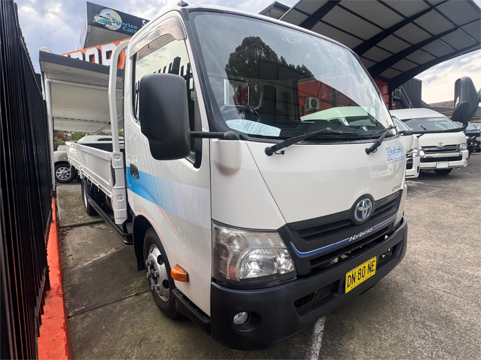 2013 TOYOTA DYNA HYBRID AUTOMATIC TRAY
