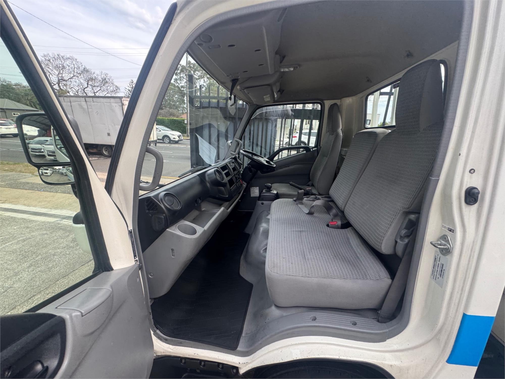 2013 TOYOTA DYNA HYBRID AUTOMATIC TRAY
