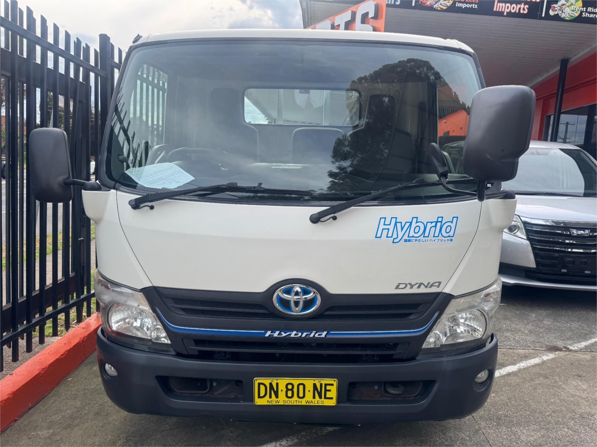 2013 TOYOTA DYNA HYBRID AUTOMATIC TRAY