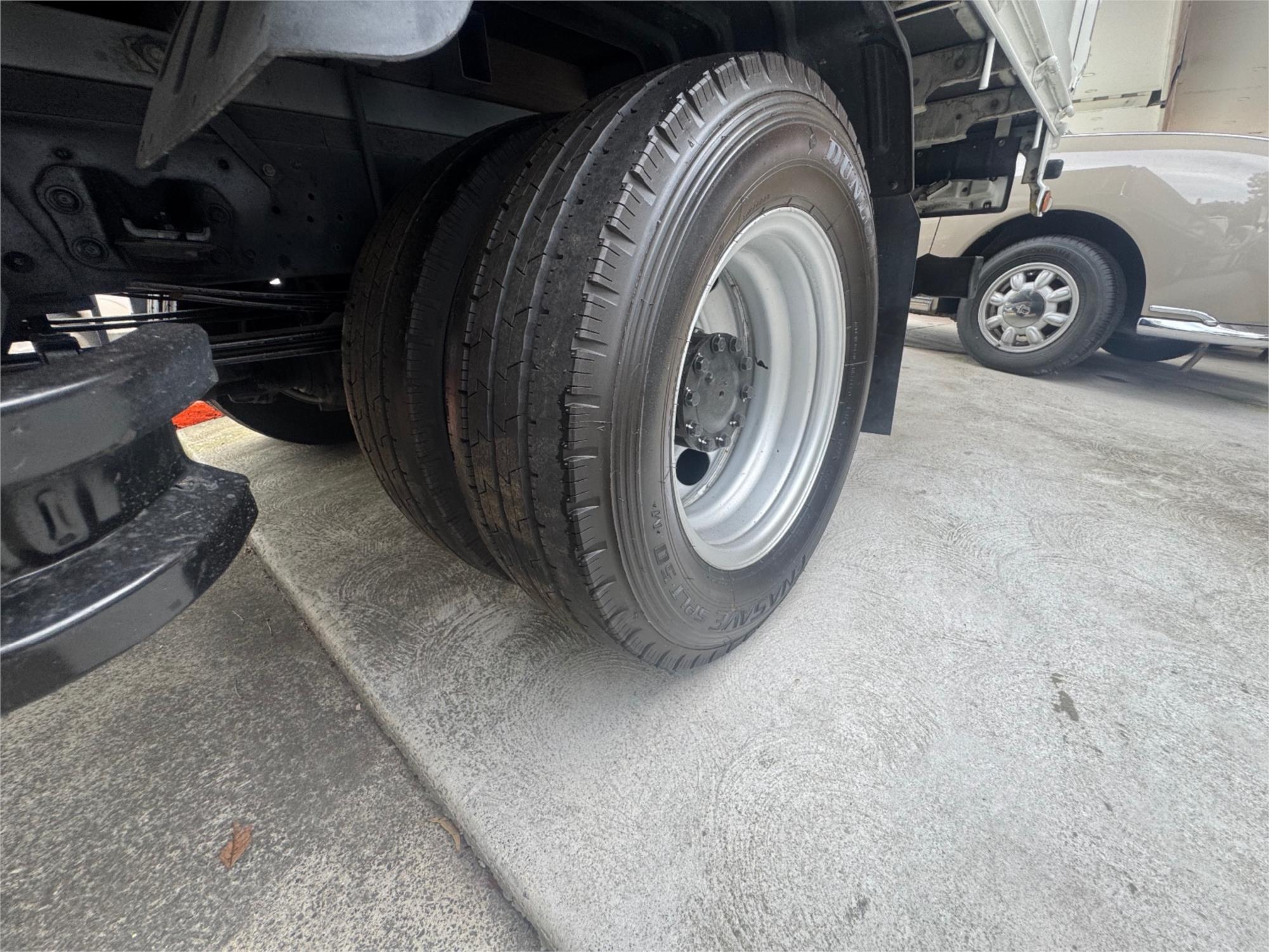 2013 TOYOTA DYNA HYBRID AUTOMATIC TRAY