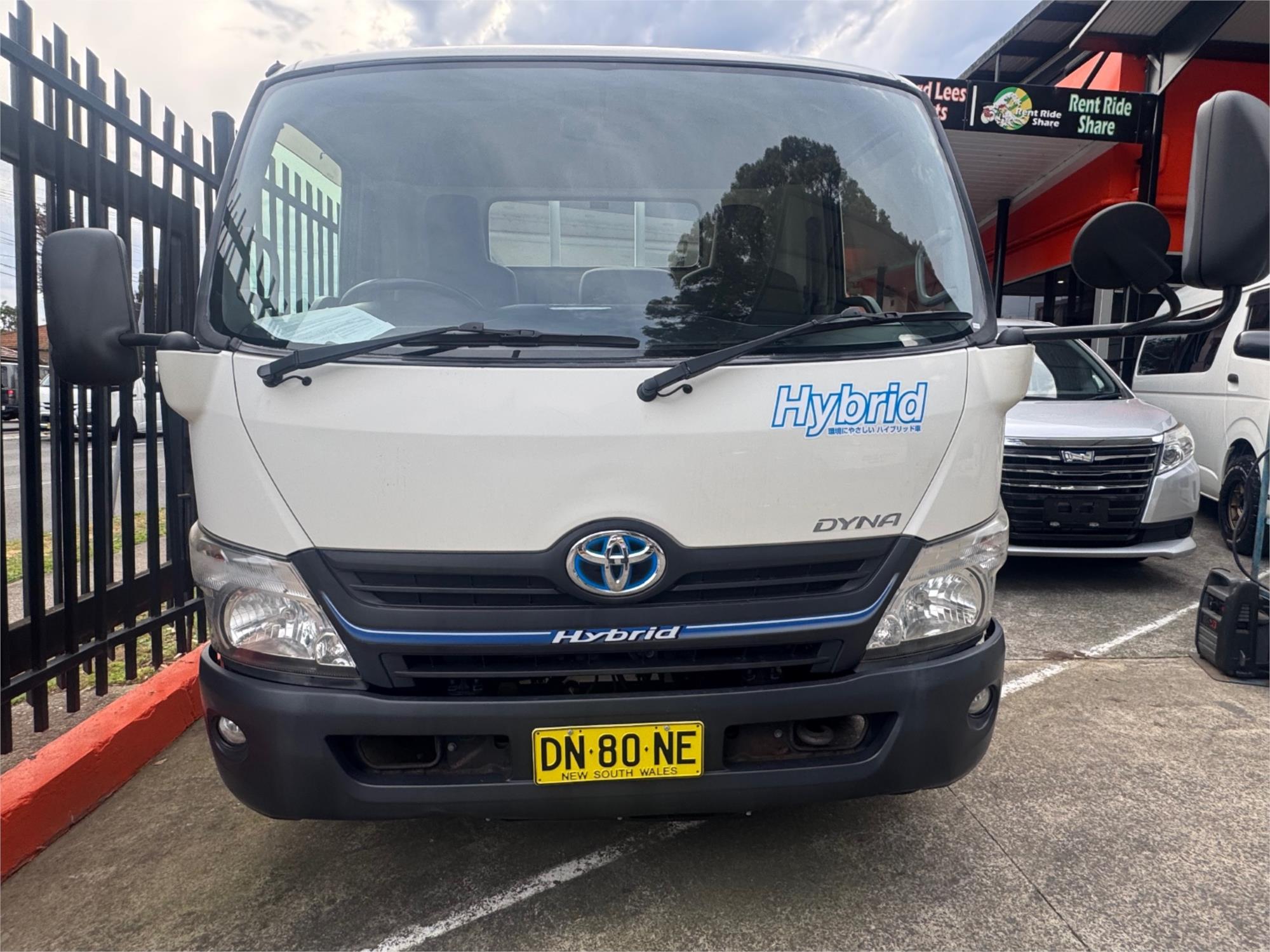 2013 TOYOTA DYNA HYBRID AUTOMATIC TRAY