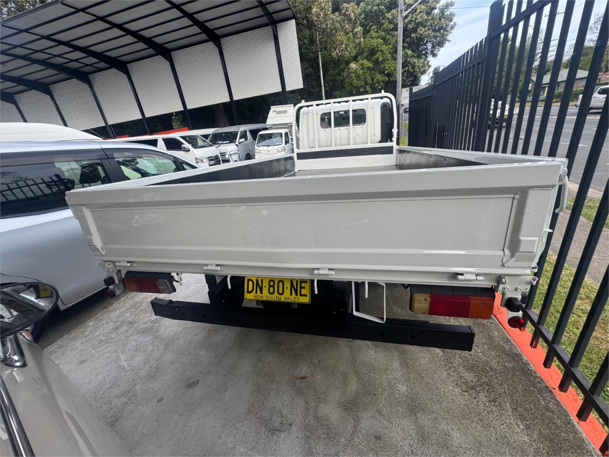 2013 TOYOTA DYNA HYBRID AUTOMATIC TRAY