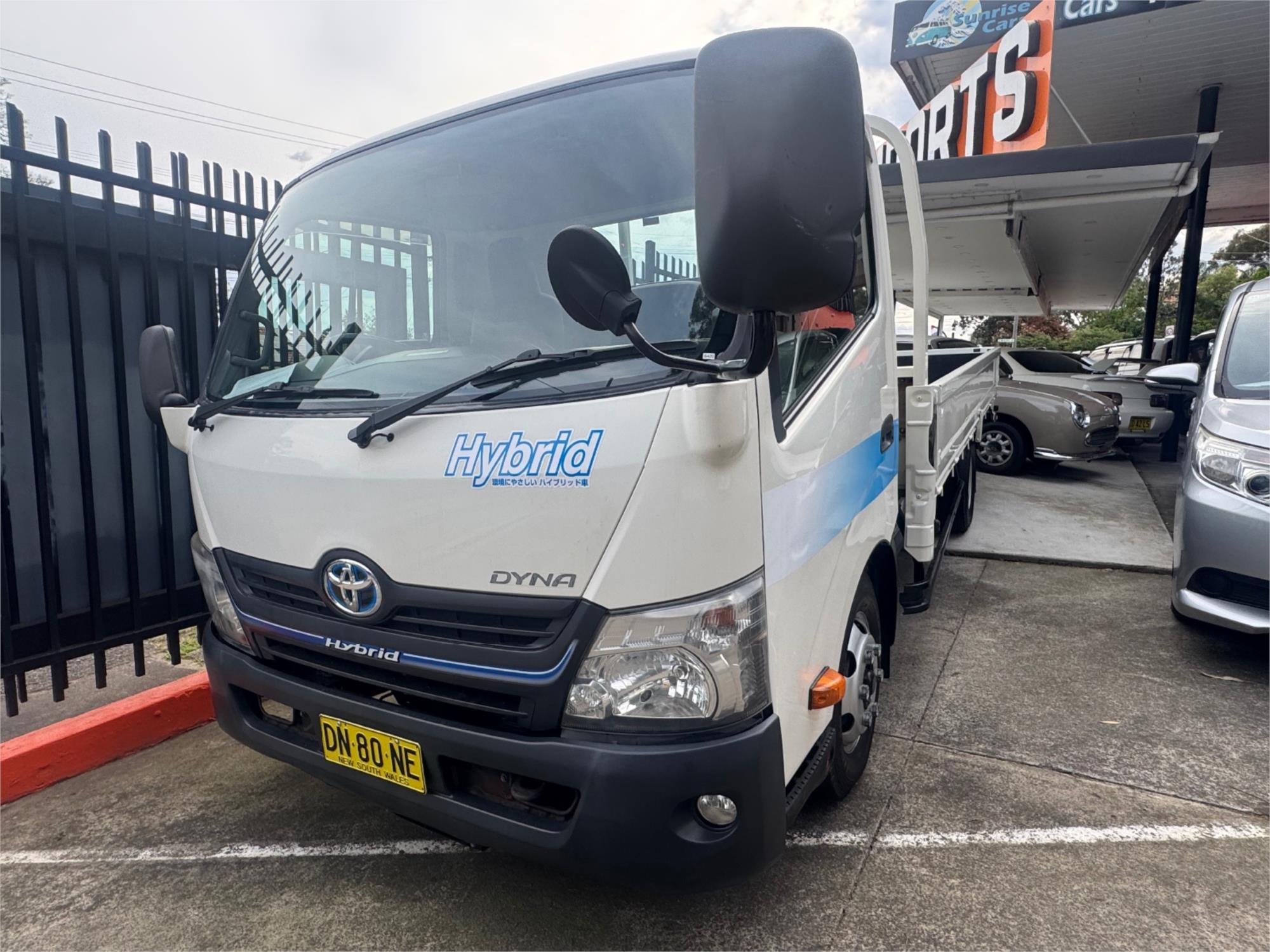 2013 TOYOTA DYNA HYBRID AUTOMATIC TRAY