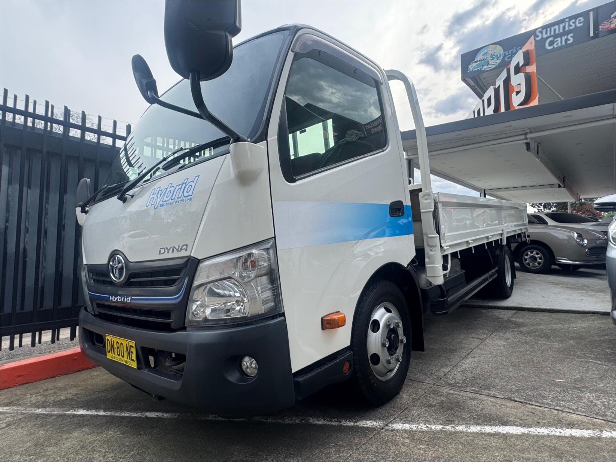 2013 TOYOTA DYNA HYBRID AUTOMATIC TRAY