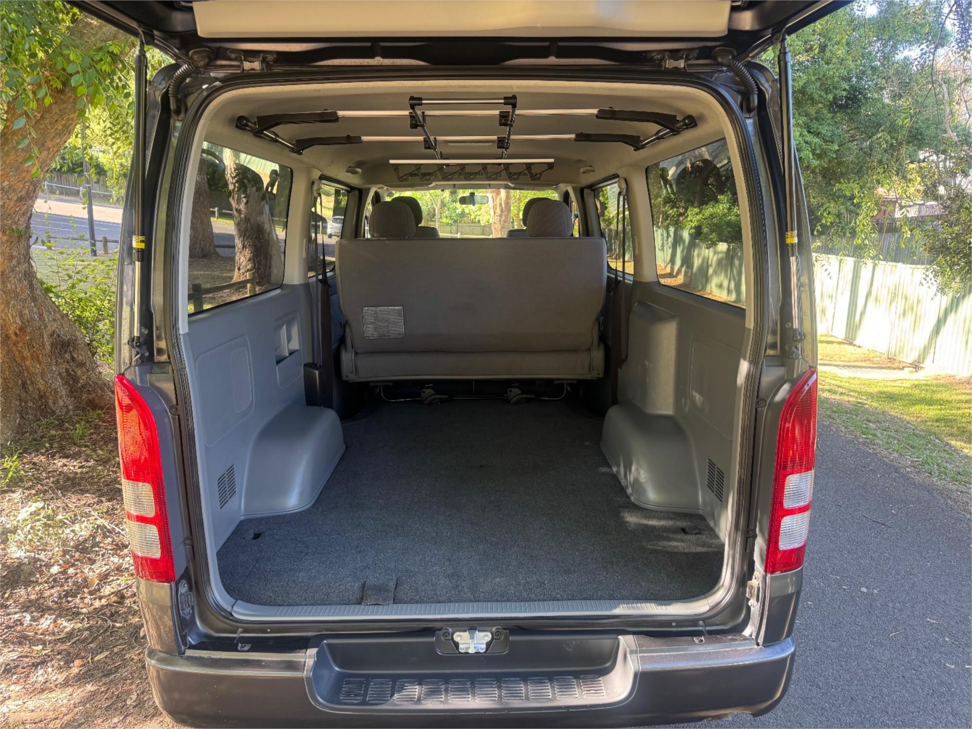 2008 TOYOTA HIACE KDH206 5 SP MANUAL VAN