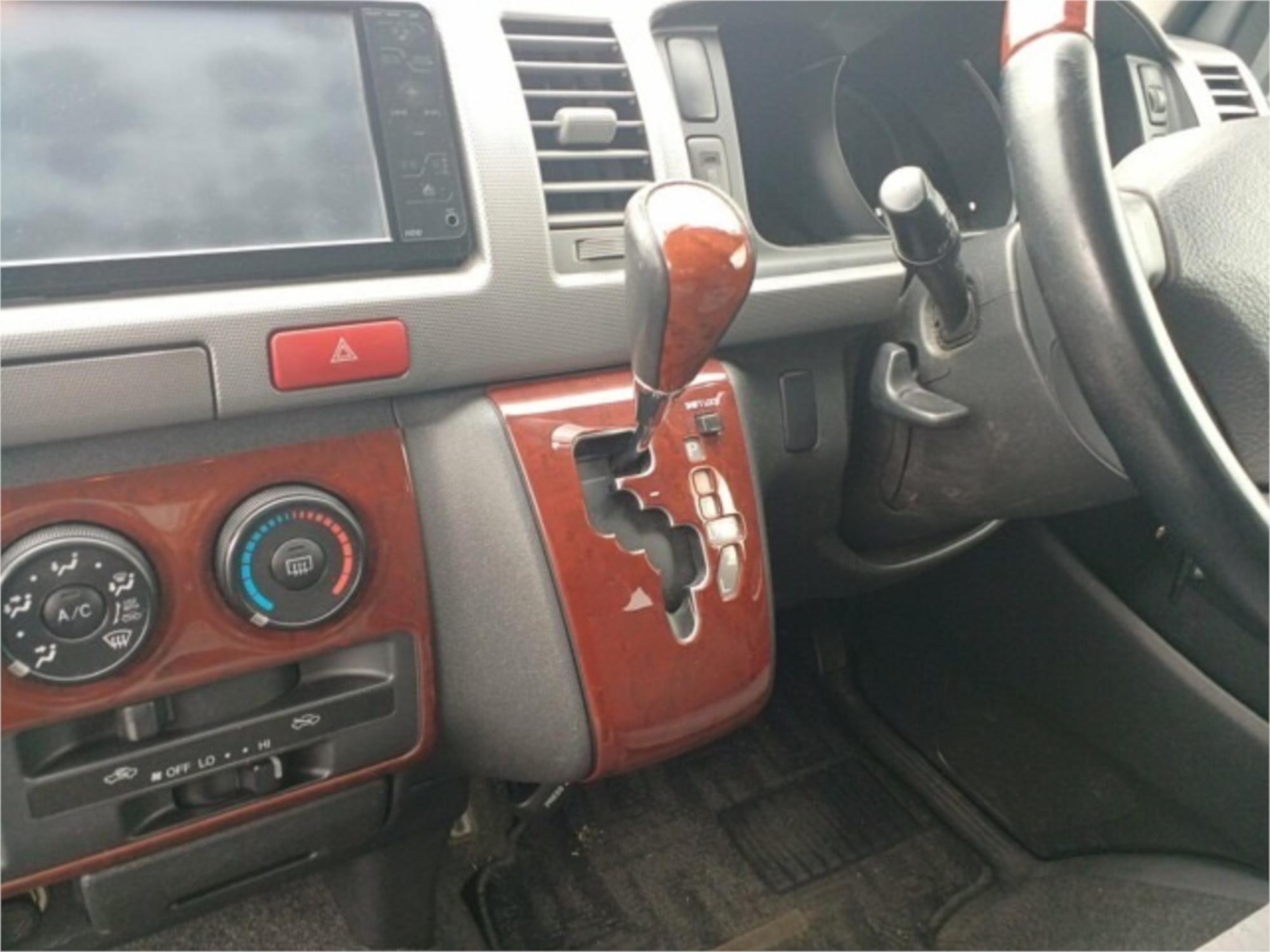 2008 TOYOTA HIACE KDH206 5 SP MANUAL VAN