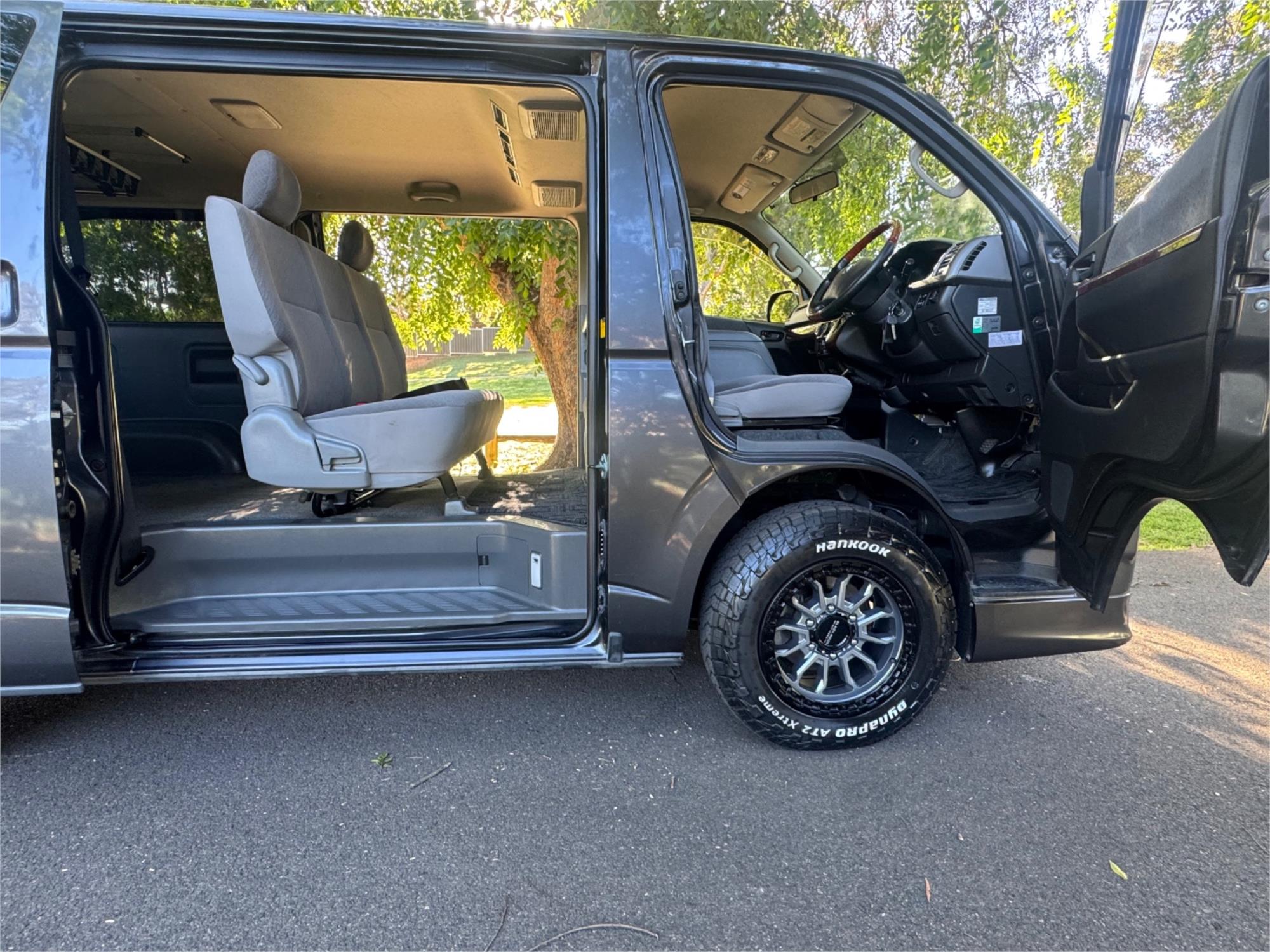 2008 TOYOTA HIACE KDH206 5 SP MANUAL VAN