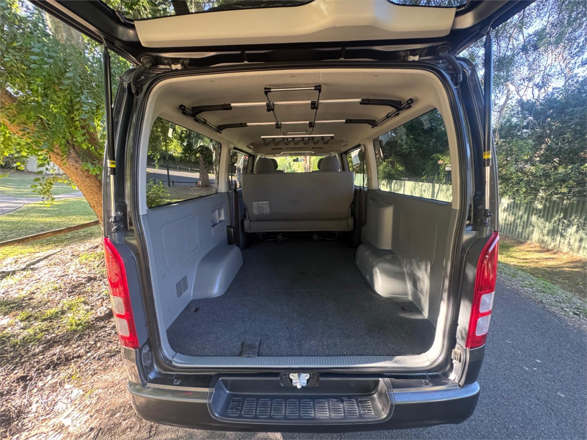 2008 TOYOTA HIACE KDH206 5 SP MANUAL VAN