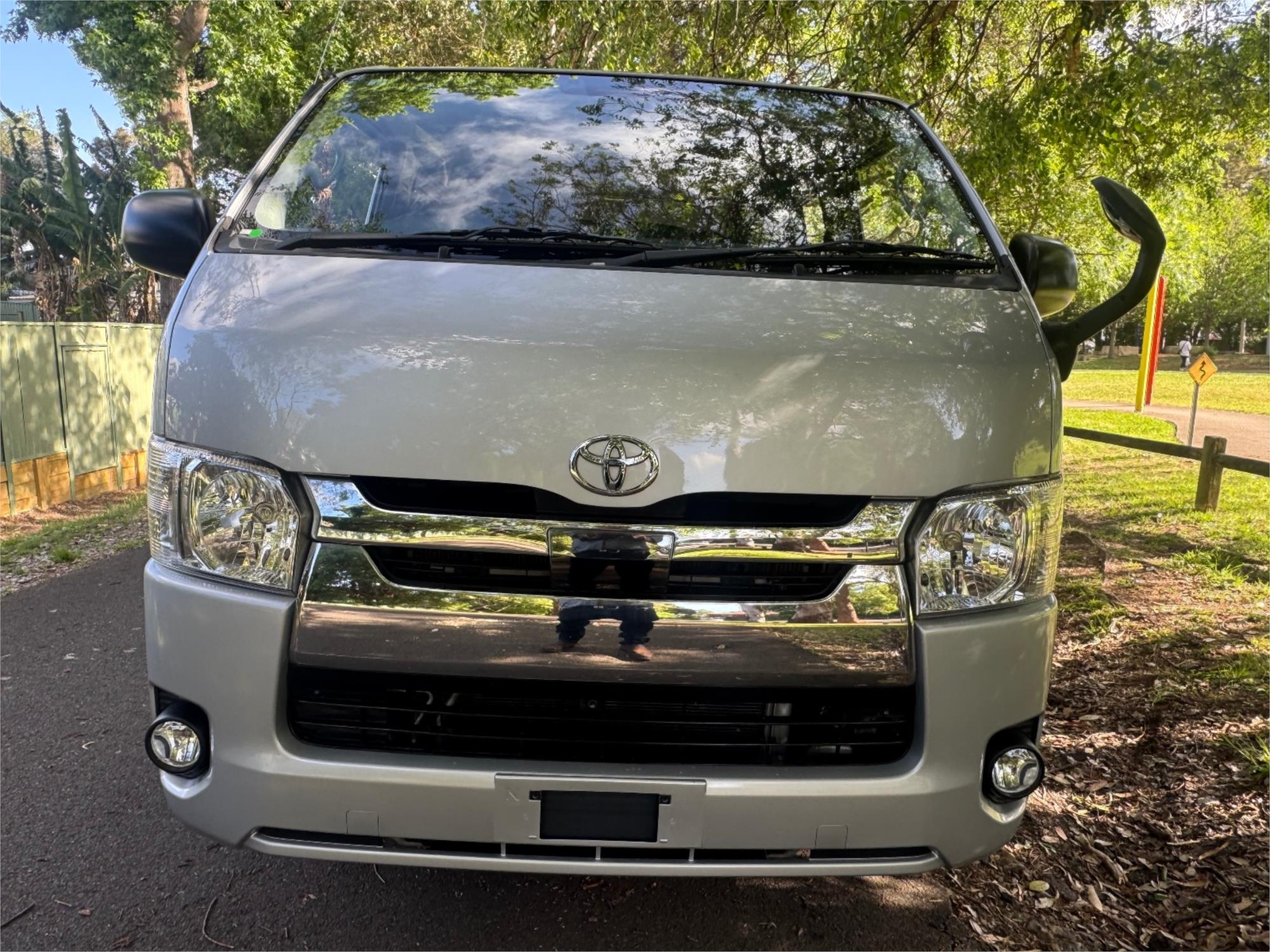 2018 TOYOTA HIACE AUTOMATIC VAN