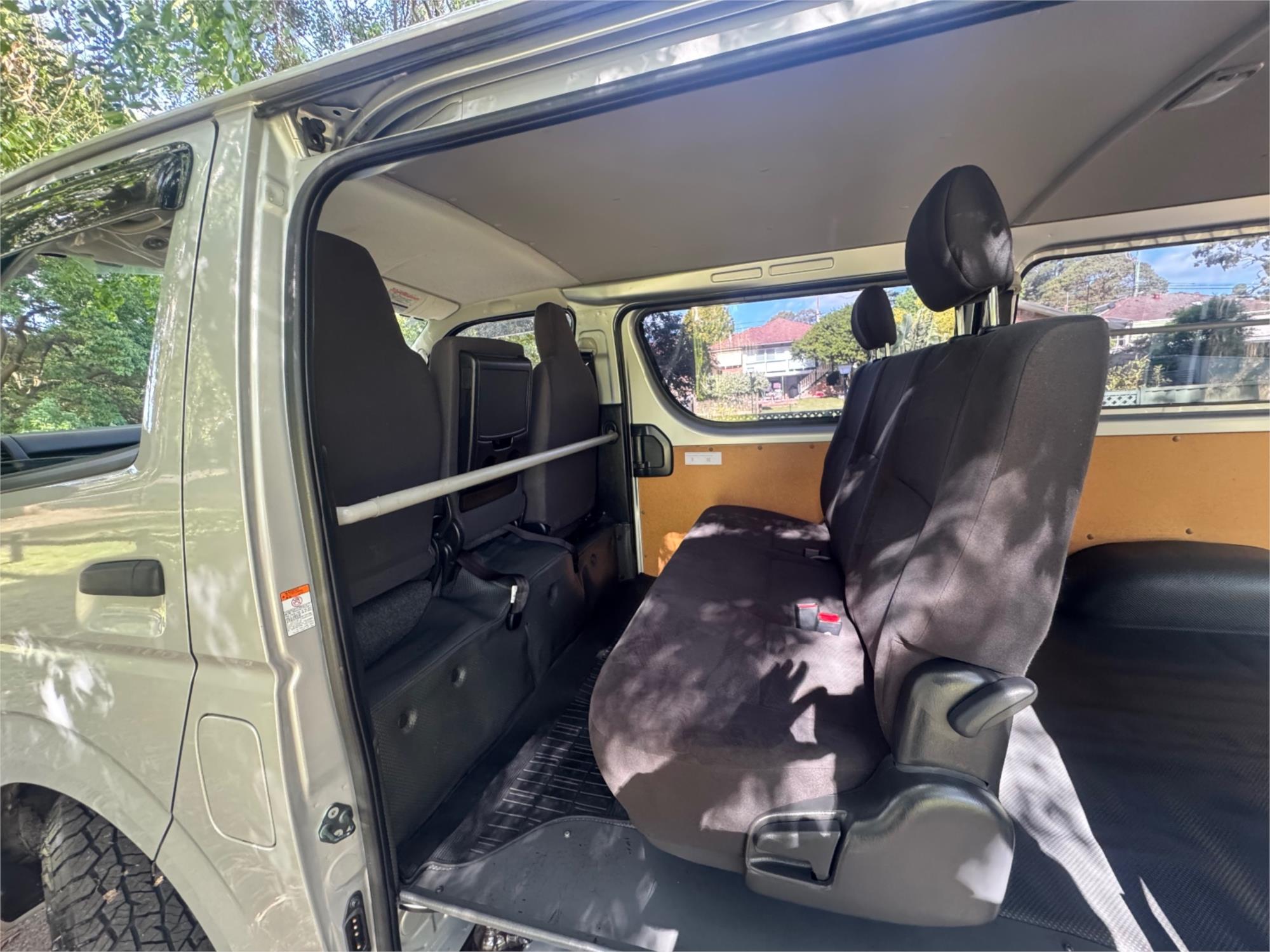 2018 TOYOTA HIACE AUTOMATIC VAN