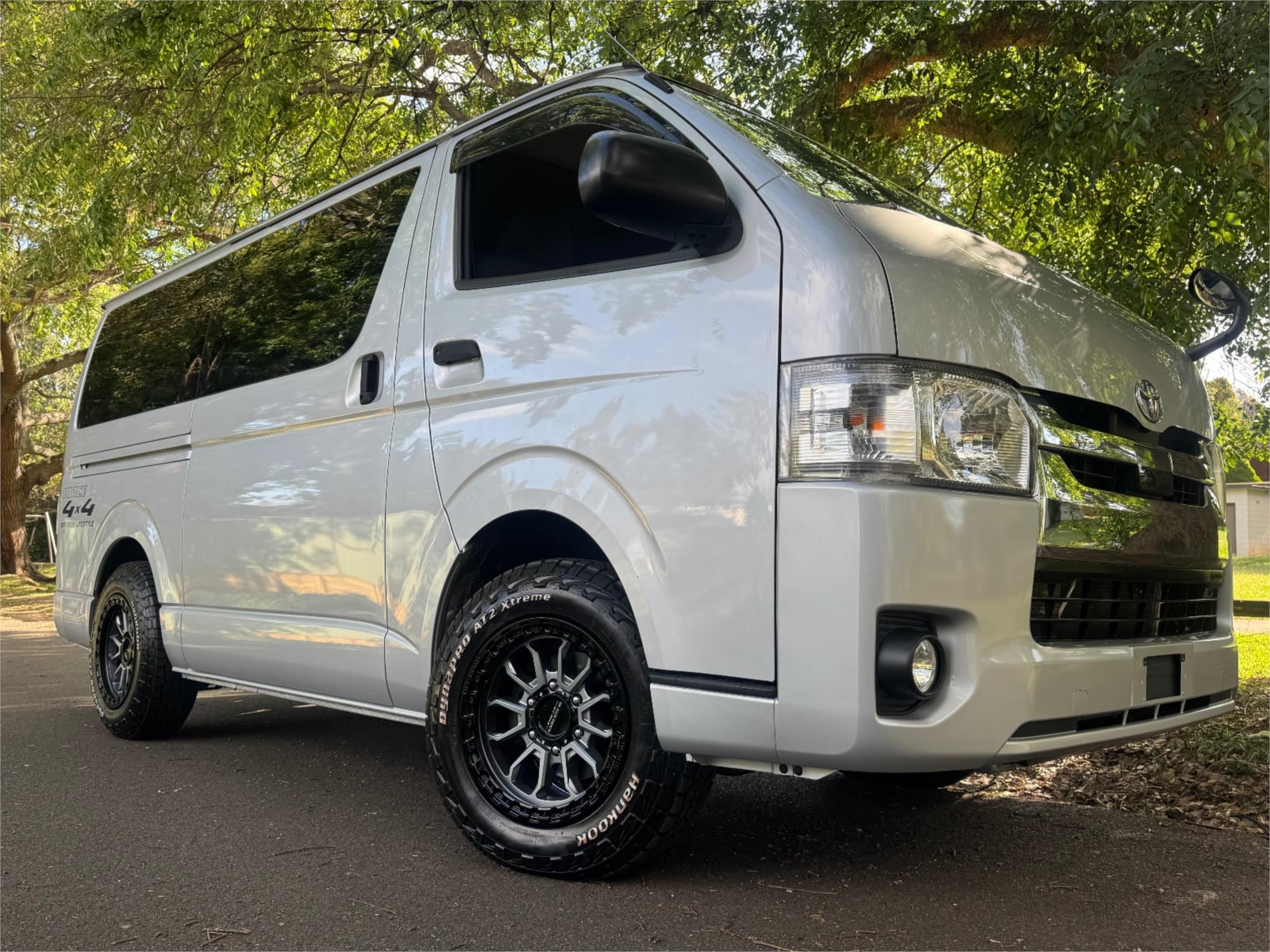 2018 TOYOTA HIACE AUTOMATIC VAN
