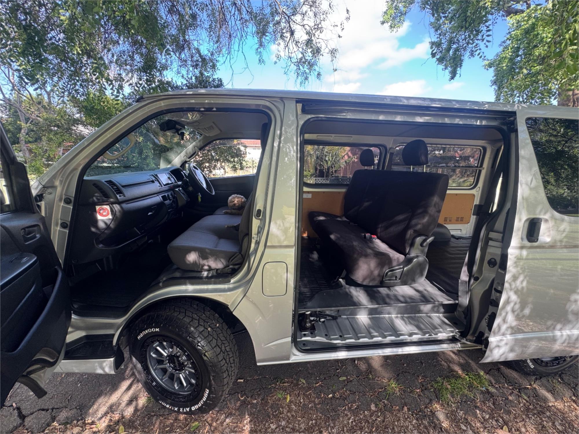 2018 TOYOTA HIACE AUTOMATIC VAN