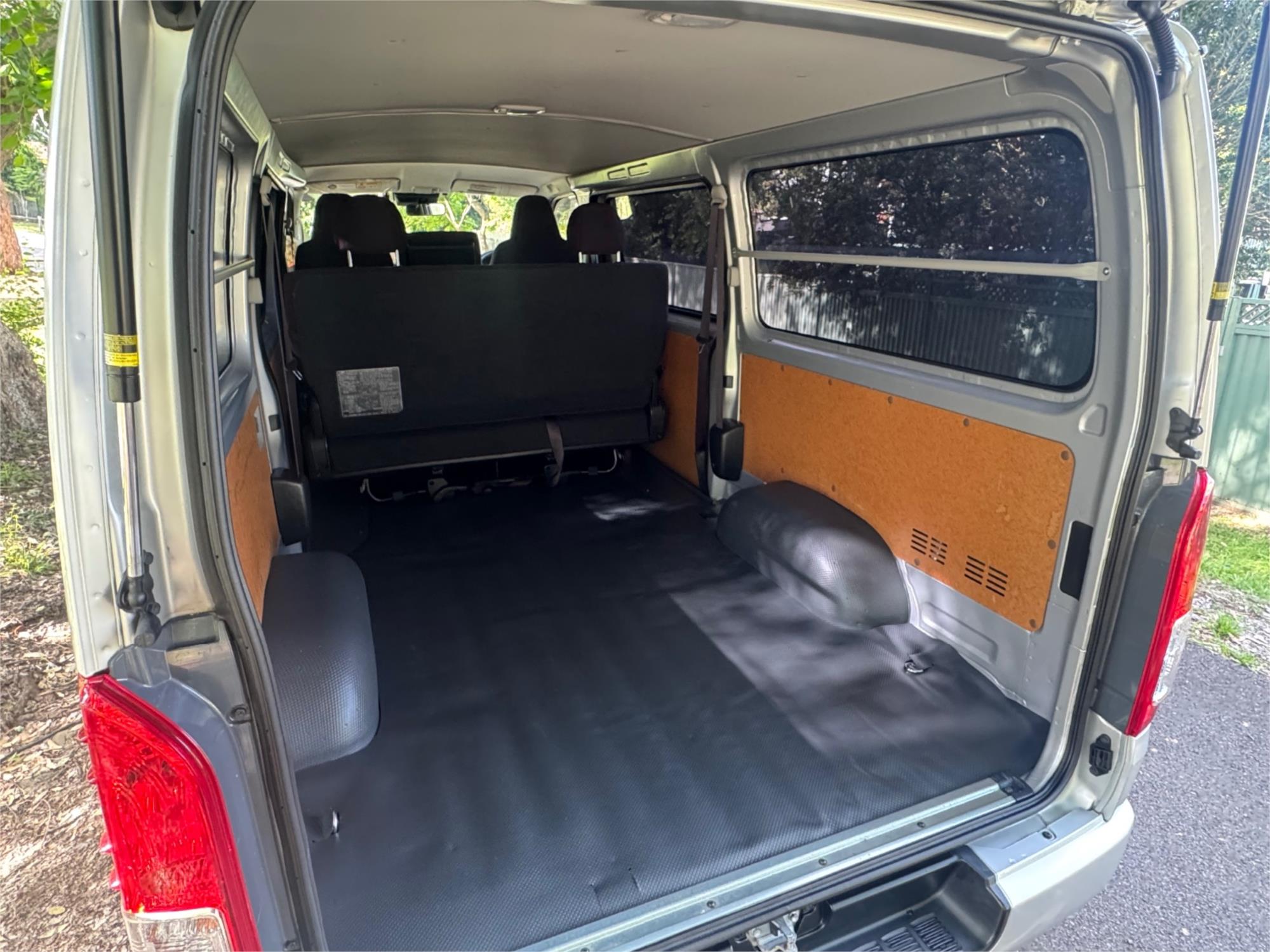 2018 TOYOTA HIACE AUTOMATIC VAN