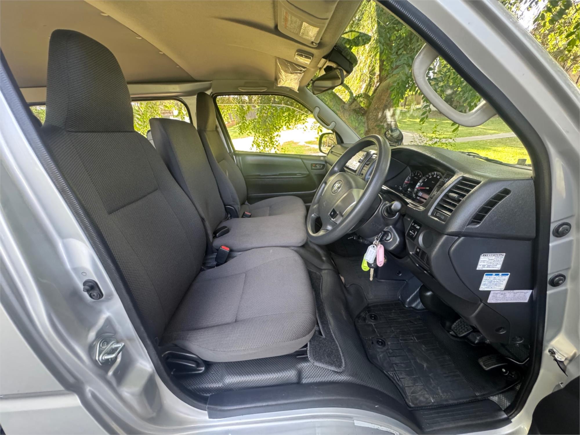 2018 TOYOTA HIACE AUTOMATIC VAN