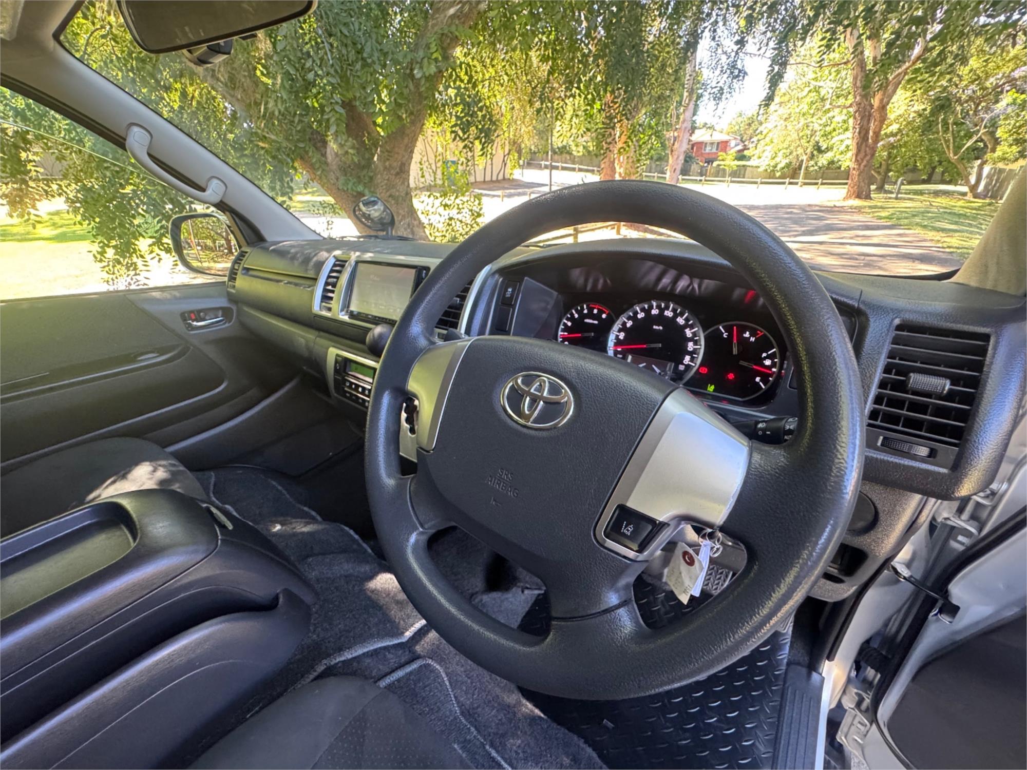 2018 TOYOTA HIACE GDH206 6 SP AUTOMATIC VAN