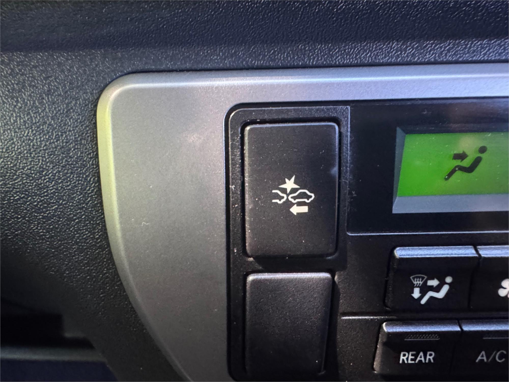 2018 TOYOTA HIACE GDH206 6 SP AUTOMATIC VAN