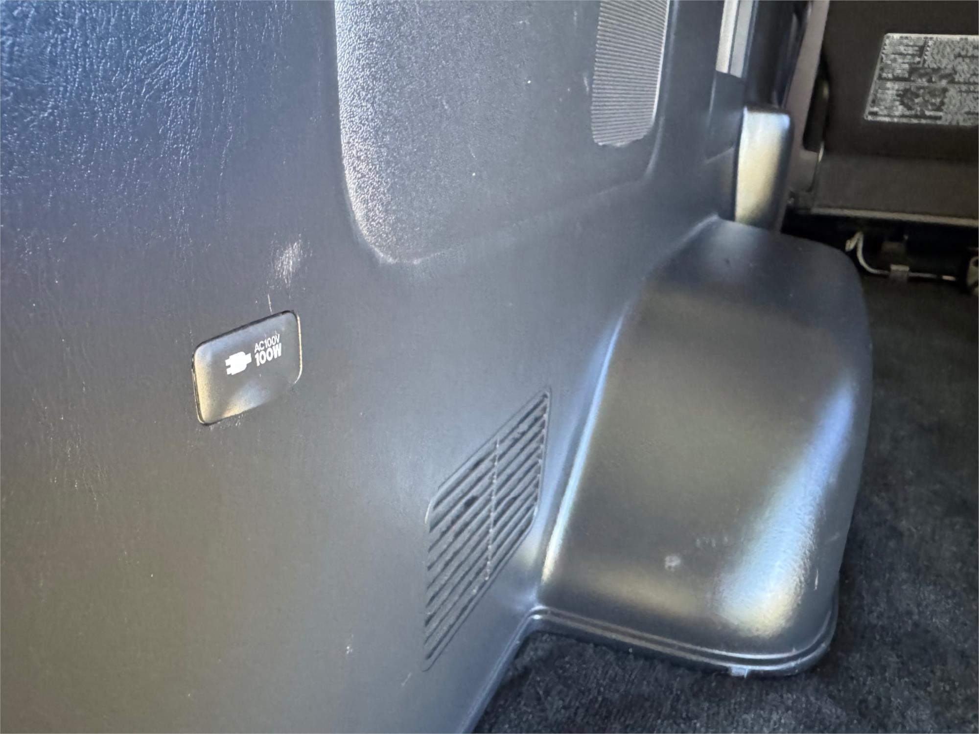 2018 TOYOTA HIACE GDH206 6 SP AUTOMATIC VAN