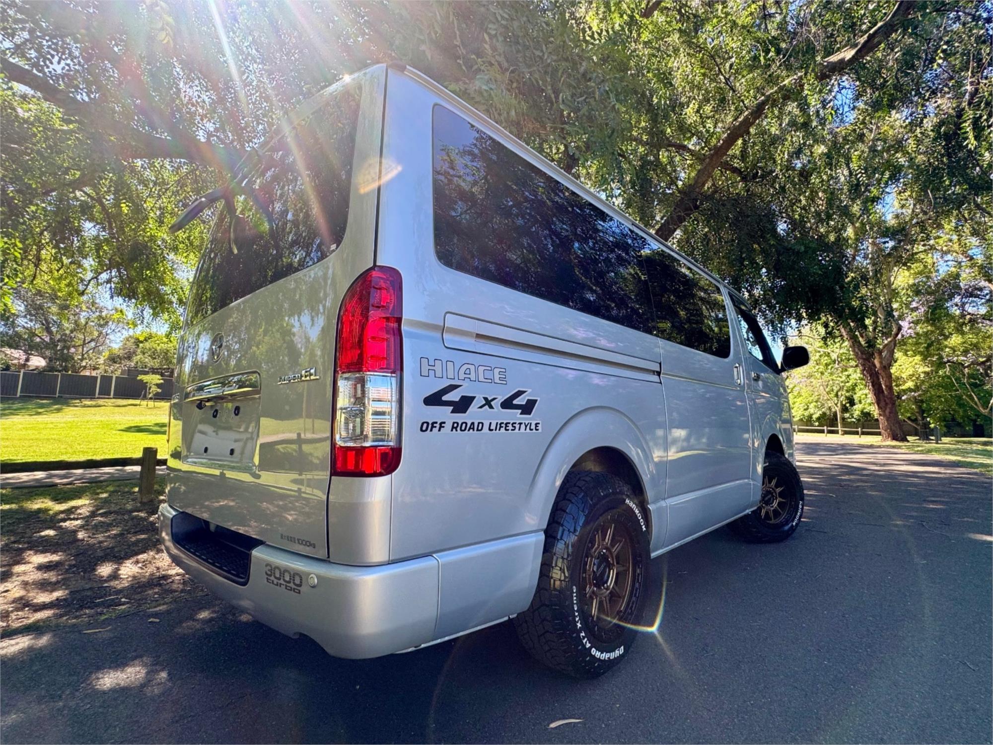 2018 TOYOTA HIACE GDH206 6 SP AUTOMATIC VAN