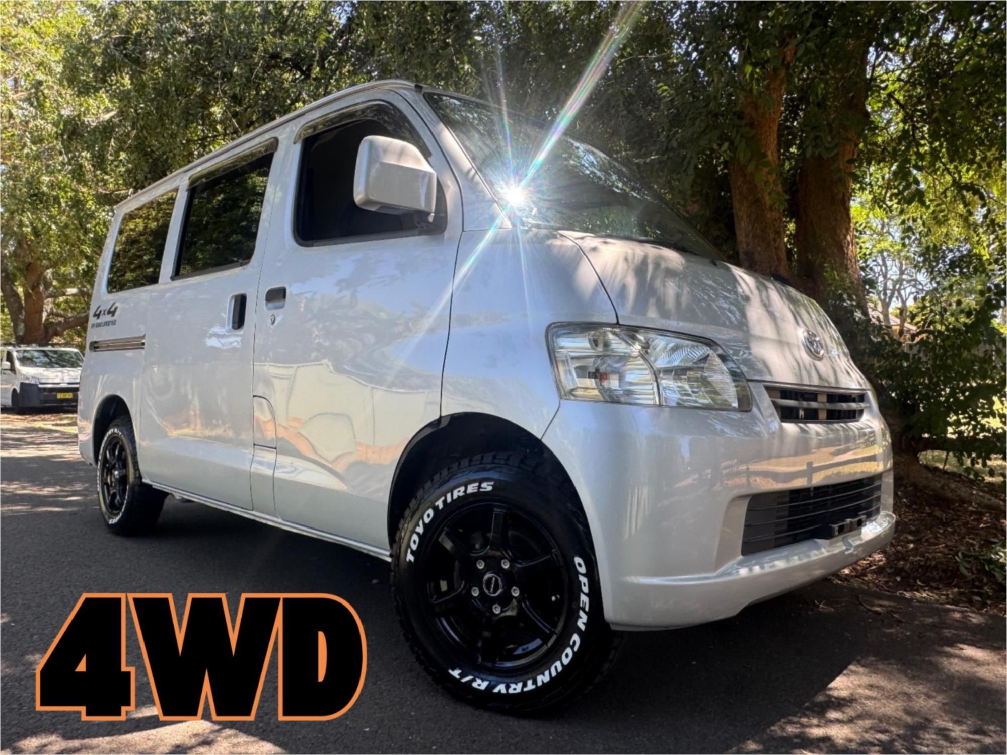 2020 TOYOTA HIACE AUTOMATIC VAN