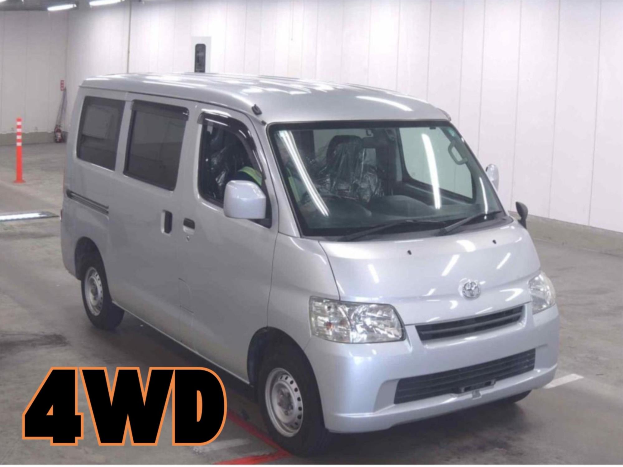 2020 TOYOTA HIACE AUTOMATIC VAN
