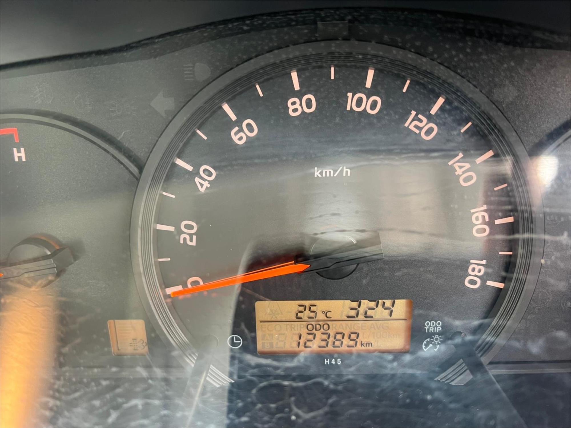 2015 TOYOTA HIACE KDH206R MY15 REGIUS ACE DX 4WD MANUAL VAN
