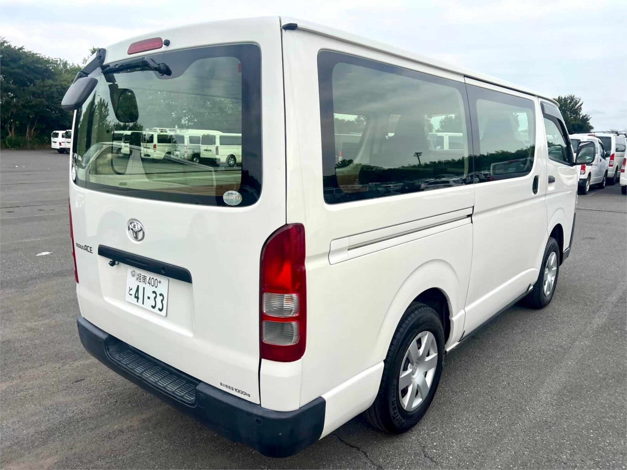 2015 TOYOTA HIACE KDH206R MY15 REGIUS ACE DX 4WD MANUAL VAN