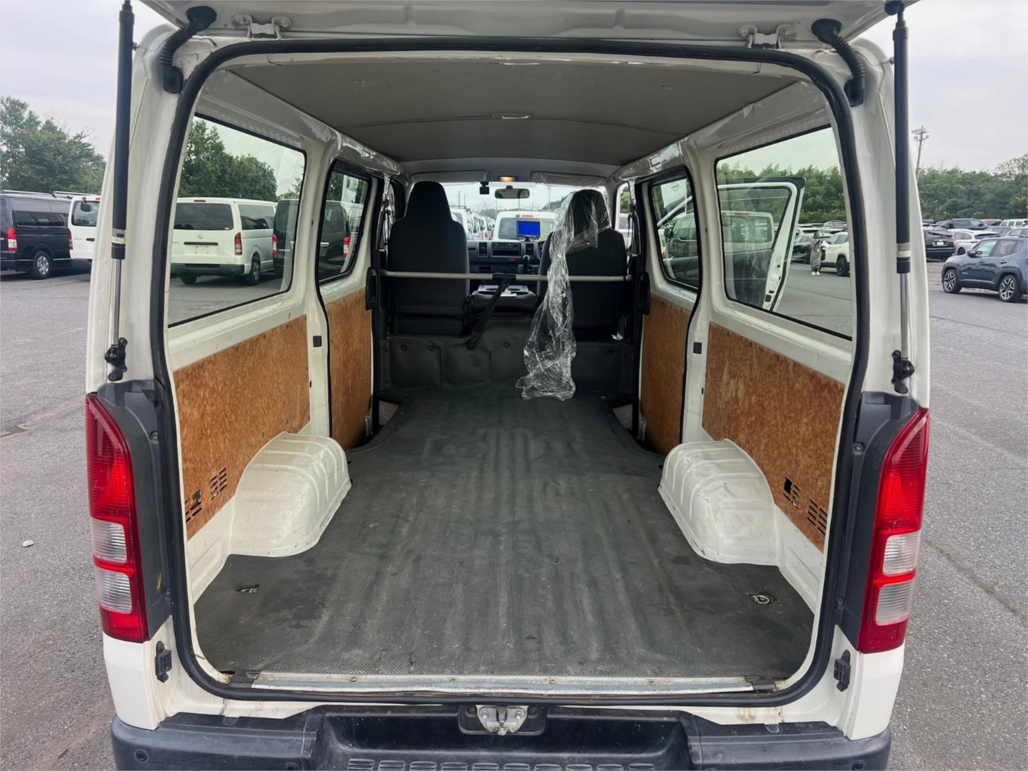 2015 TOYOTA HIACE KDH206R MY15 REGIUS ACE DX 4WD MANUAL VAN
