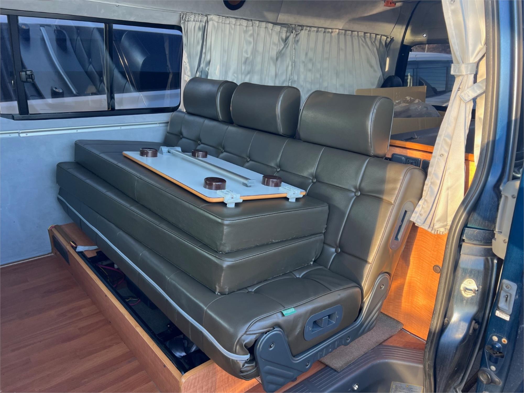 2005 TOYOTA HIACE TRH226R VAN
