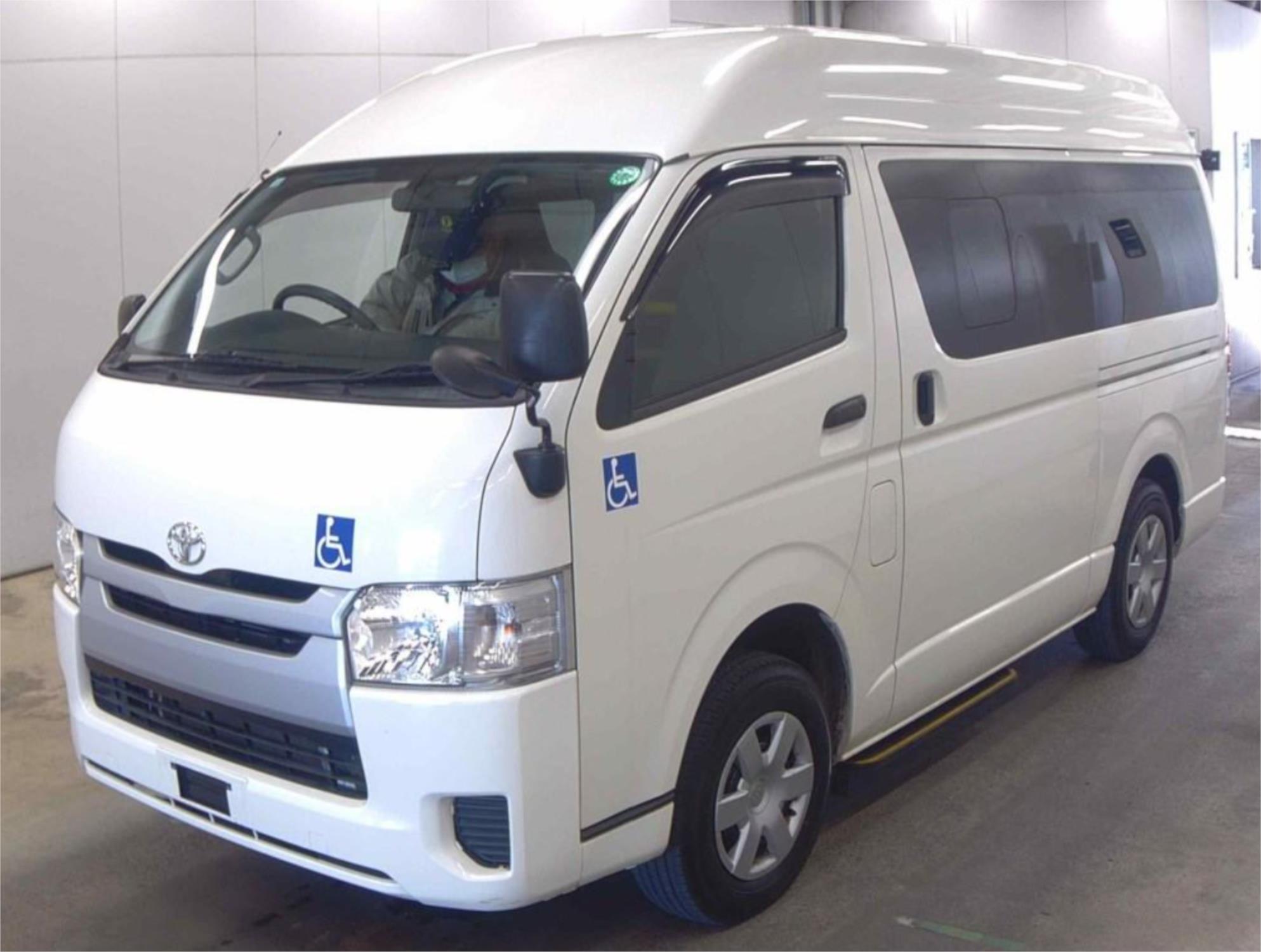 2015 TOYOTA HIACE KDH206 HIGH ROOF AUTOMATIC VAN