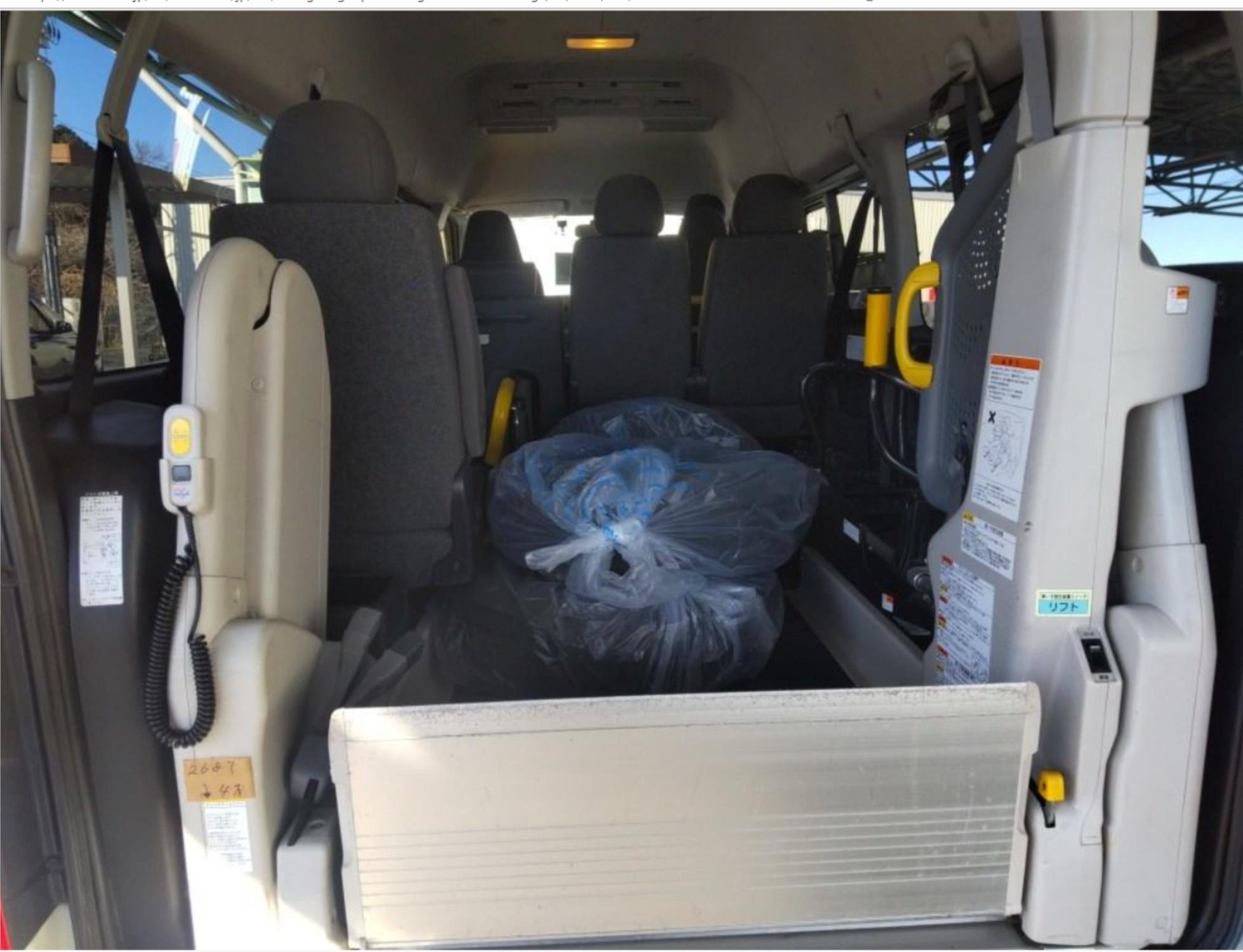 2015 TOYOTA HIACE KDH206 HIGH ROOF AUTOMATIC VAN