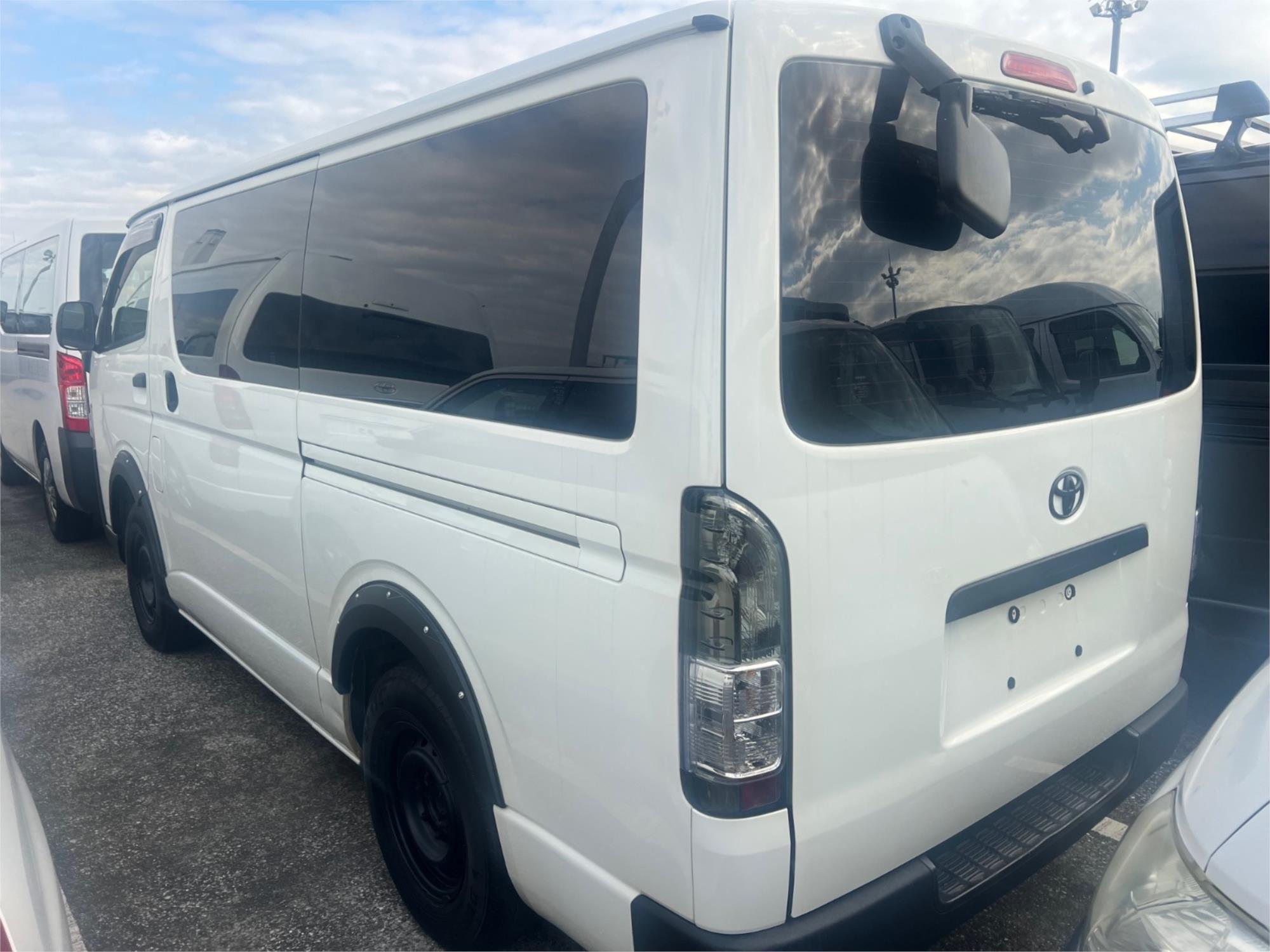 2018 TOYOTA HIACE GDH206 6 SP AUTOMATIC VAN